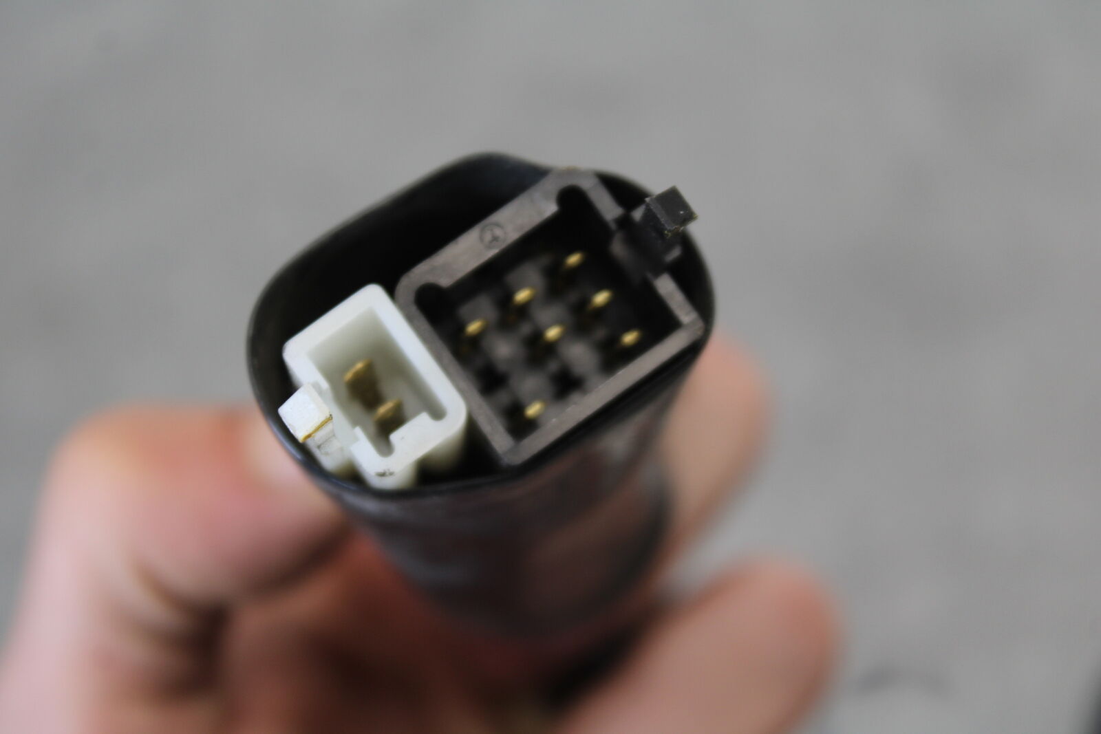 18-23 KAWASAKI NINJA 400 LEFT CLIP ON HANDLE HORN SIGNALS SWITCH SWITCHES  BB679