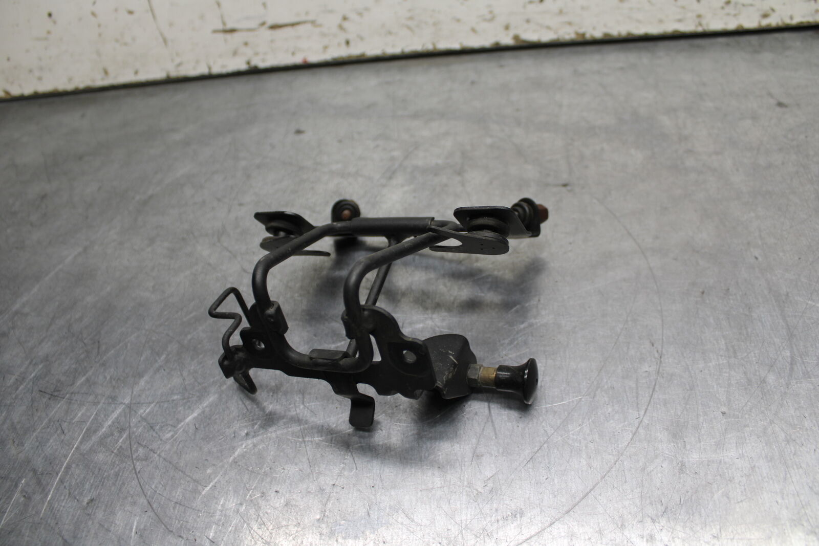 12-13 KAWASAKI Z1000 UPPER FAIRING GAUGES STAY BRACKET BB743