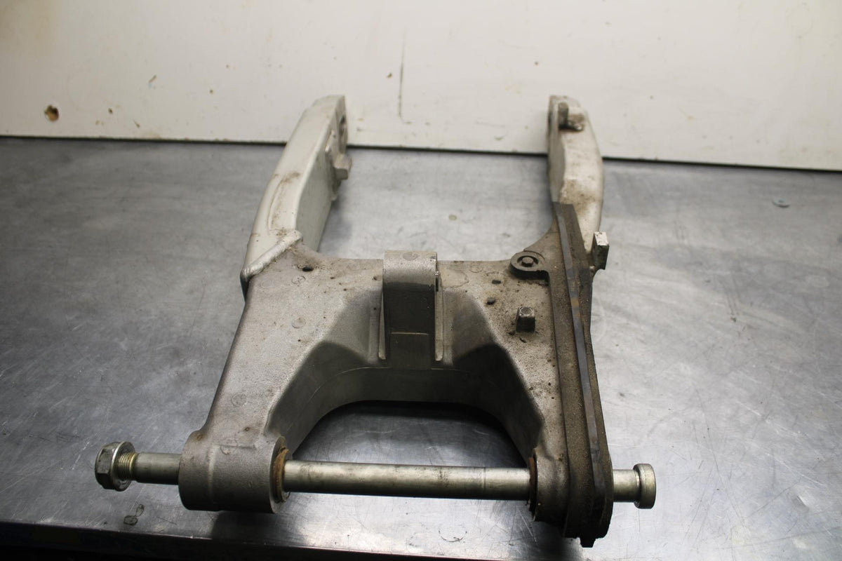2004 Honda CBR600F4i REAR SWINGARM BACK SUSPENSION SWING ARM BB606