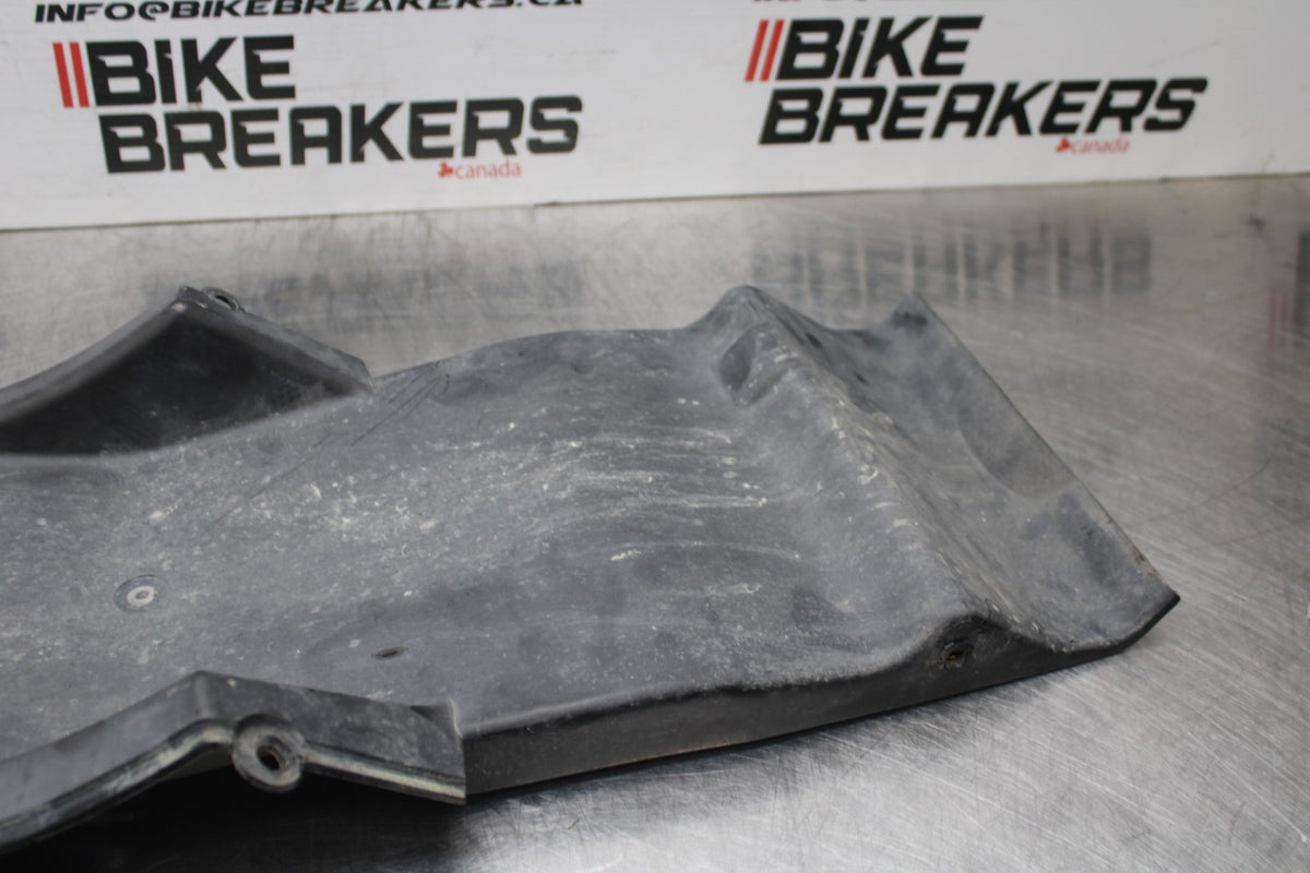 09 KAWASAKI NINJA 250R REAR BACK TAIL UNDERTAIL FAIRING COWL FENDER BB824