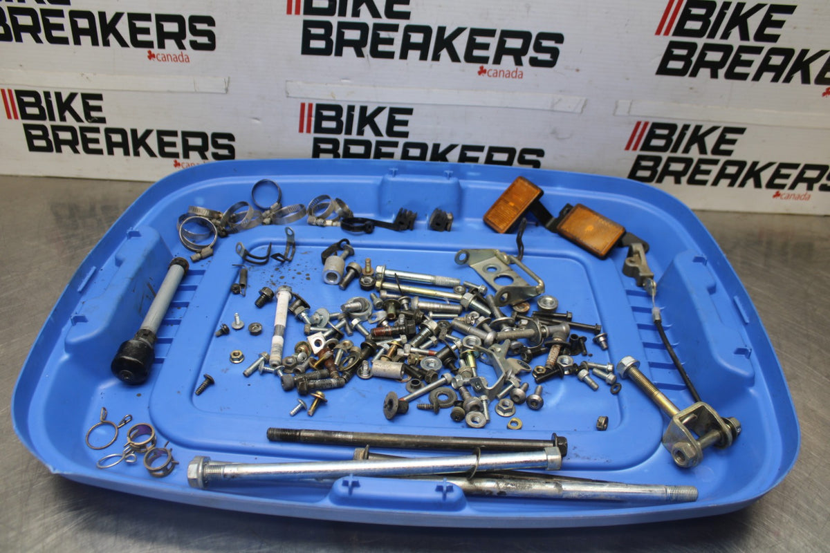98-05 HONDA SUPER HAWK 1000 VTR1000F MOUNTING BOLTS HARDWARE SCREWS BB924