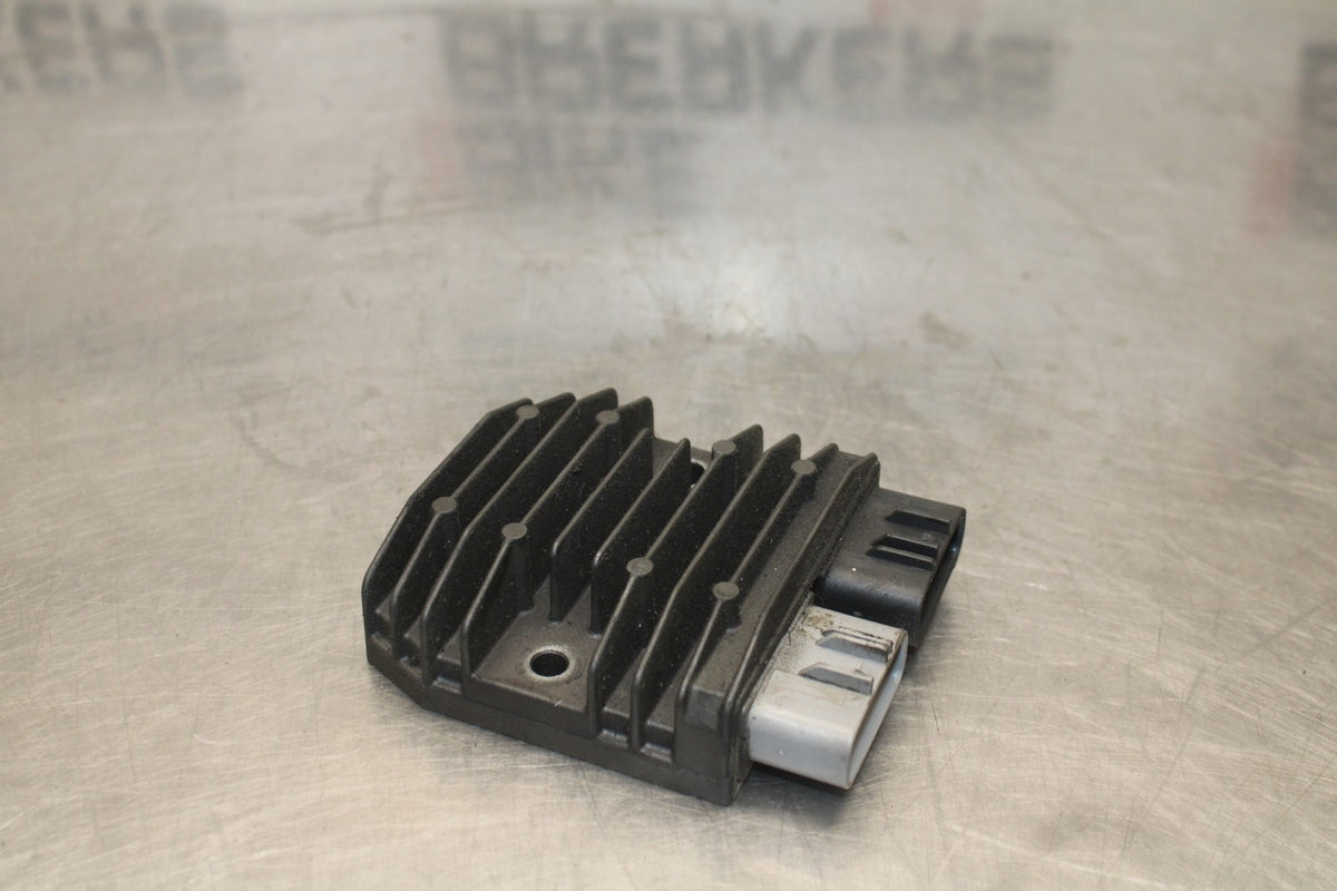 04-05 KAWASAKI NINJA ZX10R RECTIFIER VOLTAGE REGULATOR BB931