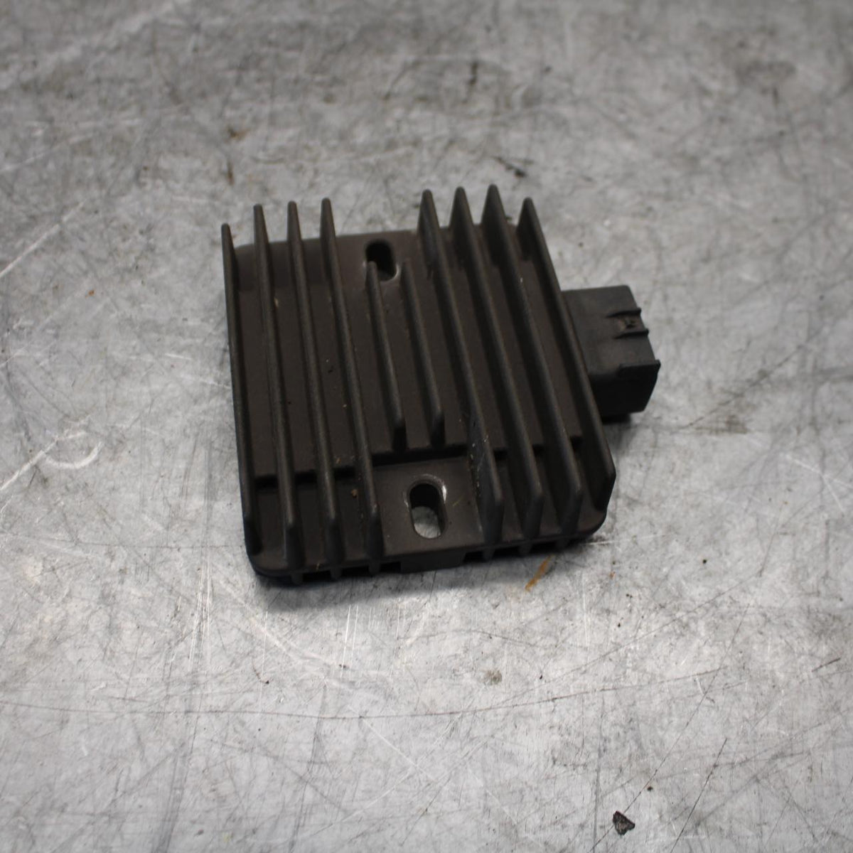 08-16 YAMAHA YZF R6 RECTIFIER VOLTAGE REGULATOR BB431
