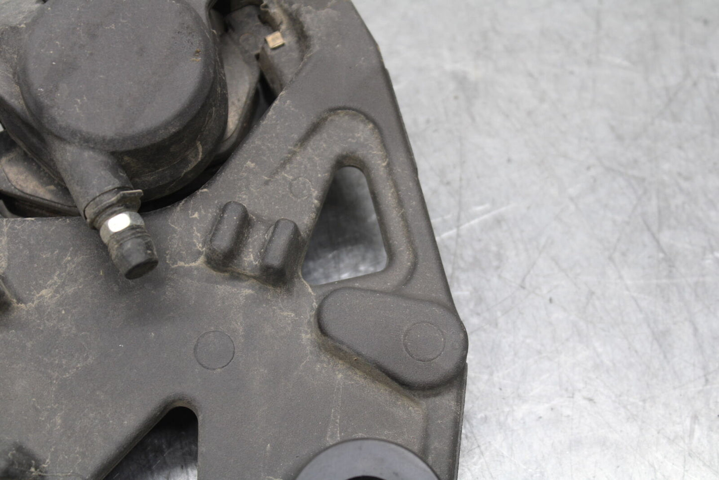 17-24 YAMAHA BOLT XVS950 REAR BACK BRAKE CALIPER W MOUNT BRACKET BB729
