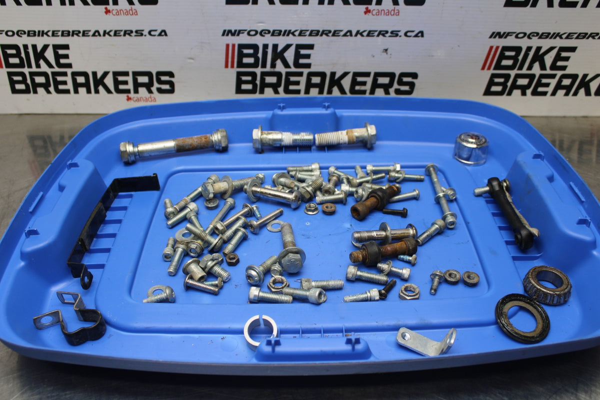 07 HARLEY-DAVIDSON SPORTSTER 1200 CUSTOM XL1200C BOLTS HARDWARE BB833