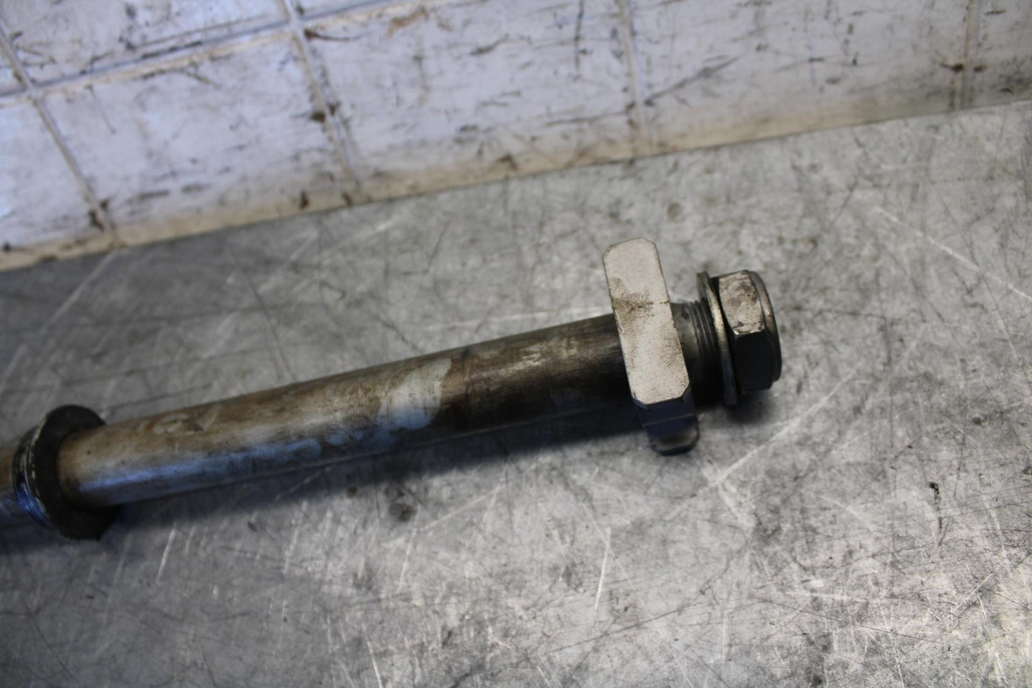 2007 Honda CBR600RR REAR AXLE BACK WHEEL RIM PIVOT BOLT AXEL 42301-MEE-D00 BB536