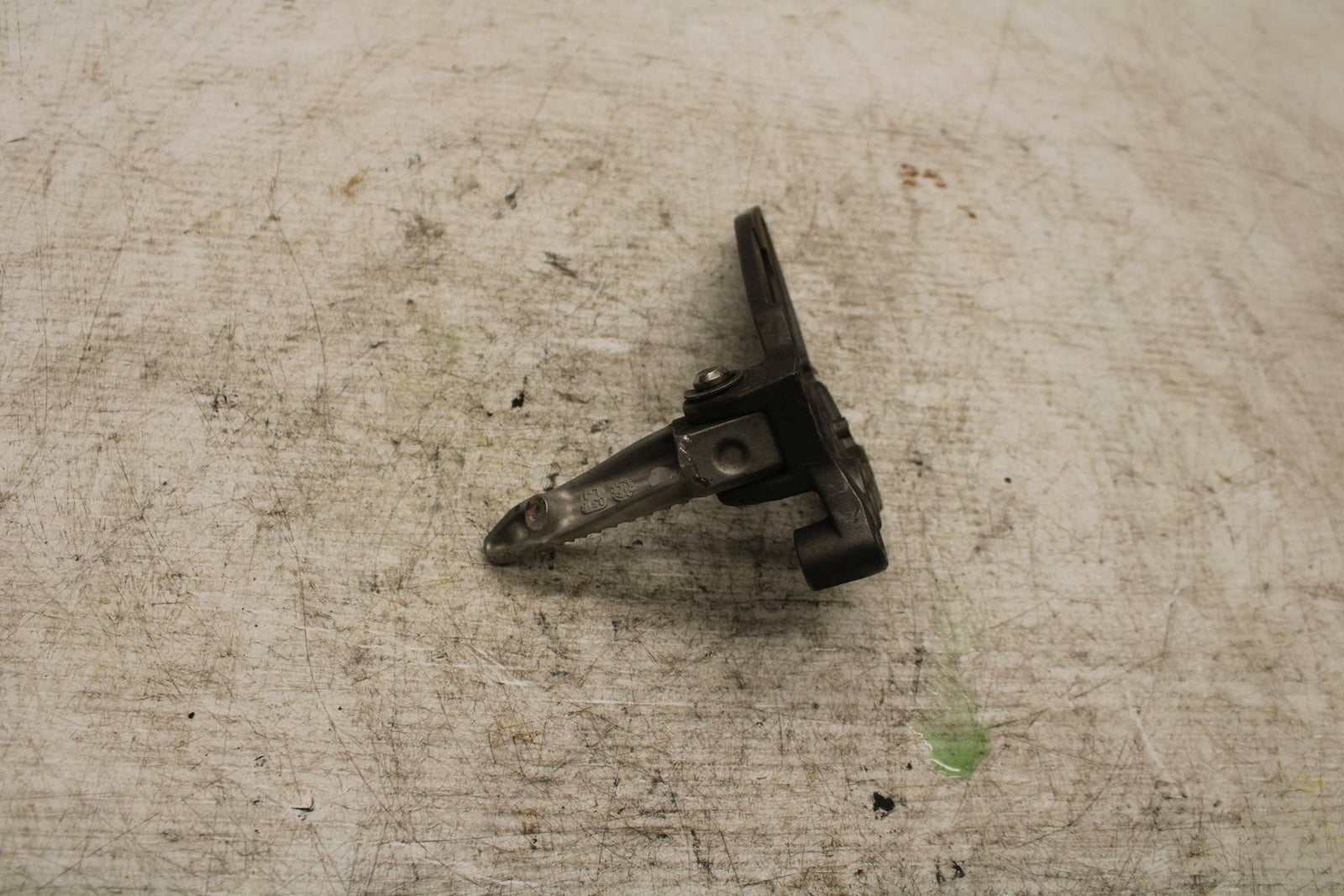 12-13 KAWASAKI EX300 NINJA LEFT REARSET REAR SET DRIVER FOOT PEG BRACKET BB373