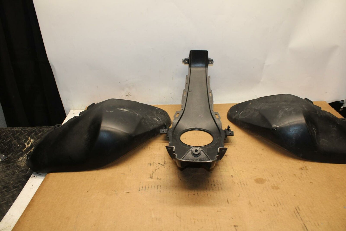 15-17 YAMAHA YZF R3 GAS TANK FUEL CELL COVER FAIRING COWL BB380