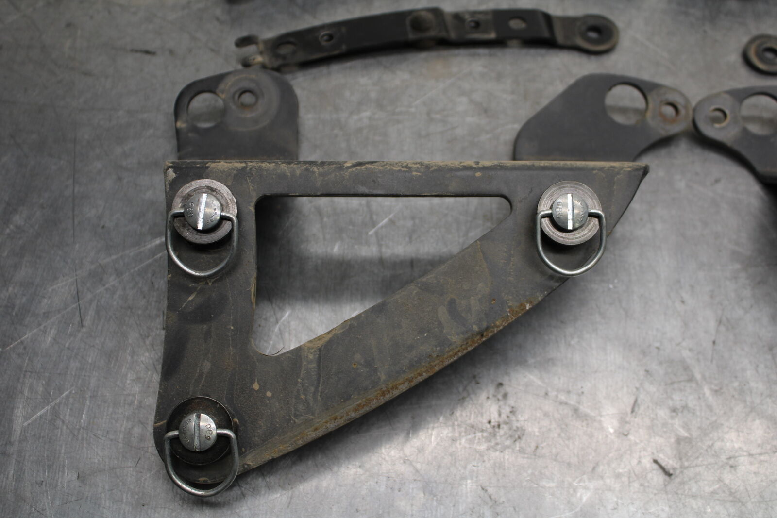 16-17 KAWASAKI VULCAN S 650 EN650 ABS SADDLEBAG MOUNTING BRACKET MOUNT  BB731