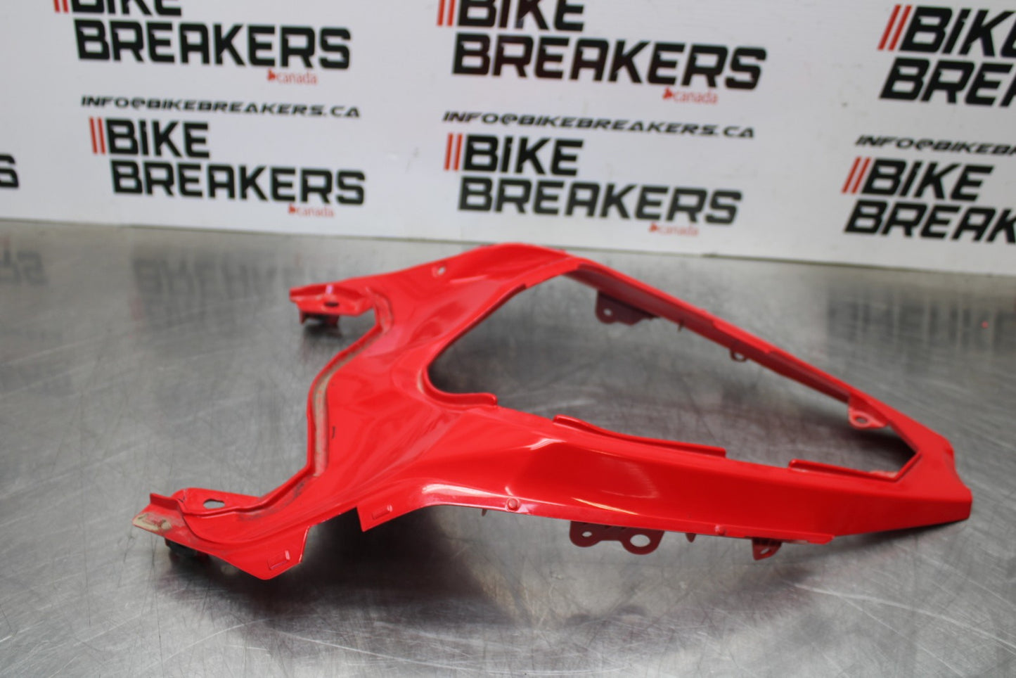 18-23 KAWASAKI NINJA 400 EX400 ABS CENTER REAR BACK TAIL FAIRING COWL BB177