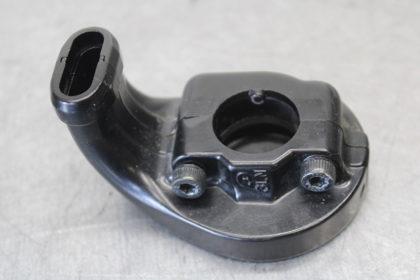 09-14 YAMAHA YZF R1 THROTTLE CABLE LINE HOUSING GUIDE BB696
