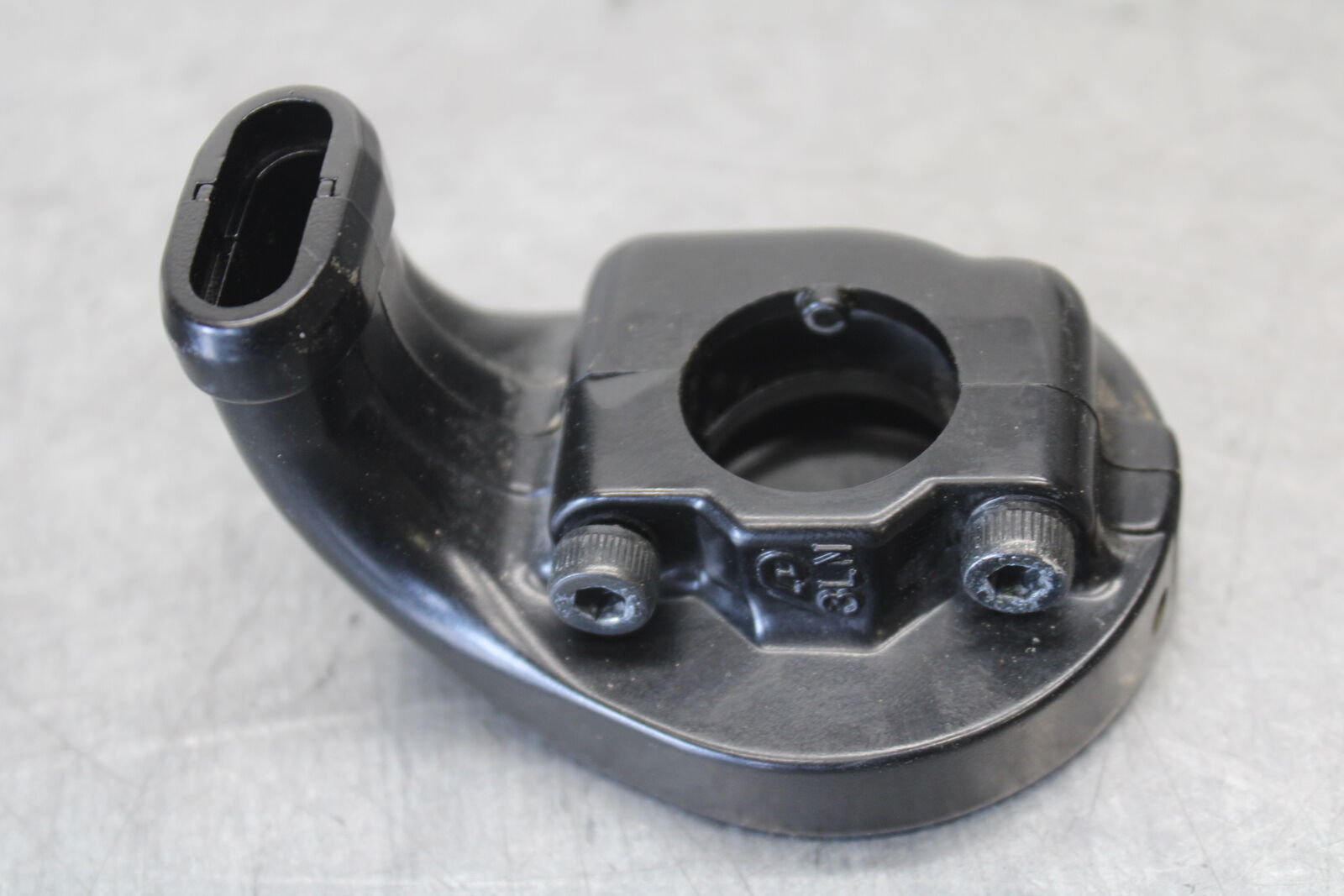 09-14 YAMAHA YZF R1 THROTTLE CABLE LINE HOUSING GUIDE BB696
