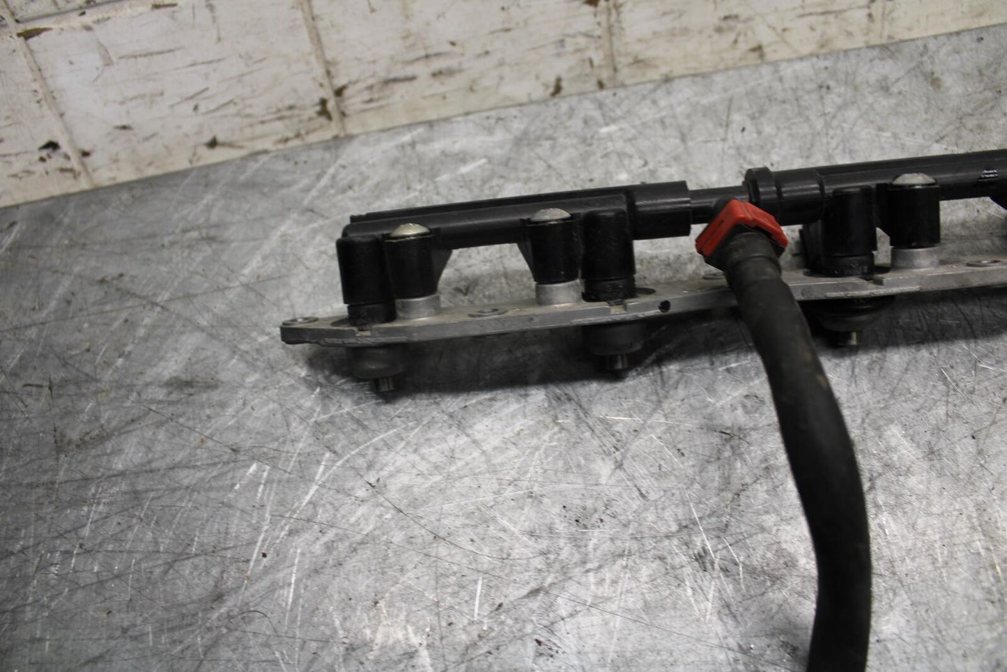 2009 Kawasaki Ninja ZX6R ZX600R SECONDARY FUEL INJECTORS TOP  GAS RAIL BB538