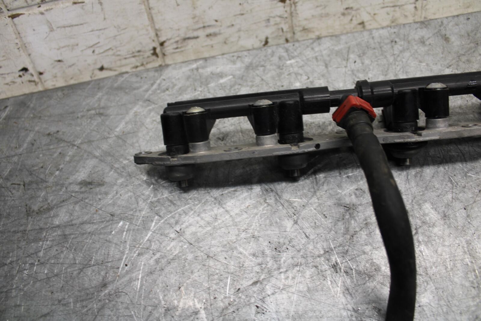 2009 Kawasaki Ninja ZX6R ZX600R SECONDARY FUEL INJECTORS TOP  GAS RAIL BB538