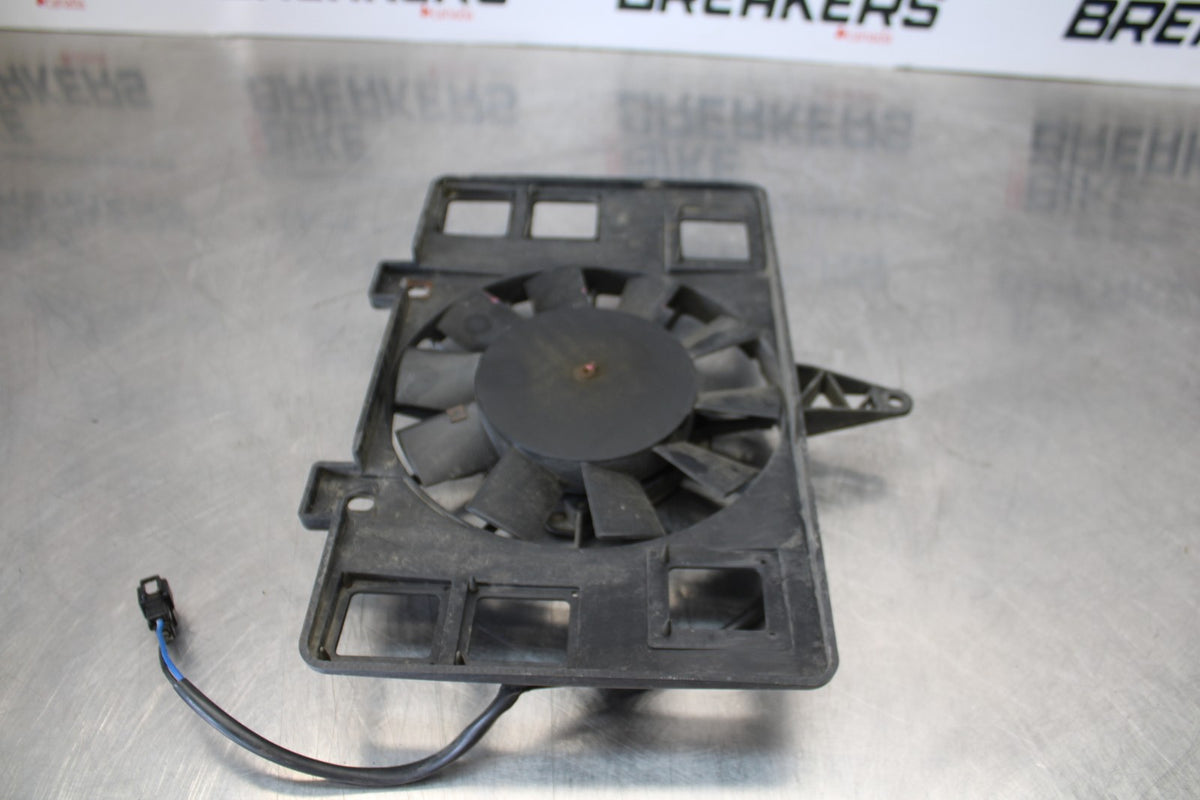 05 TRIUMPH ROCKET III ENGINE RADIATOR COOLING FAN BB186