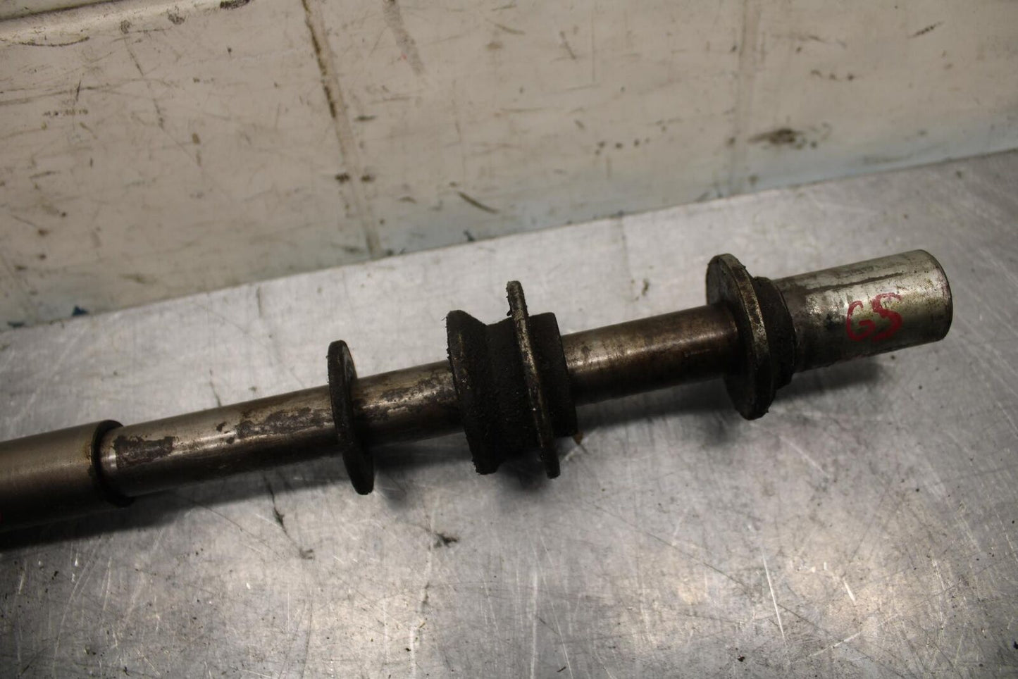 82-83 SUZUKI GS1100GL REAR AXLE BACK WHEEL RIM PIVOT BOLT AXEL BB30