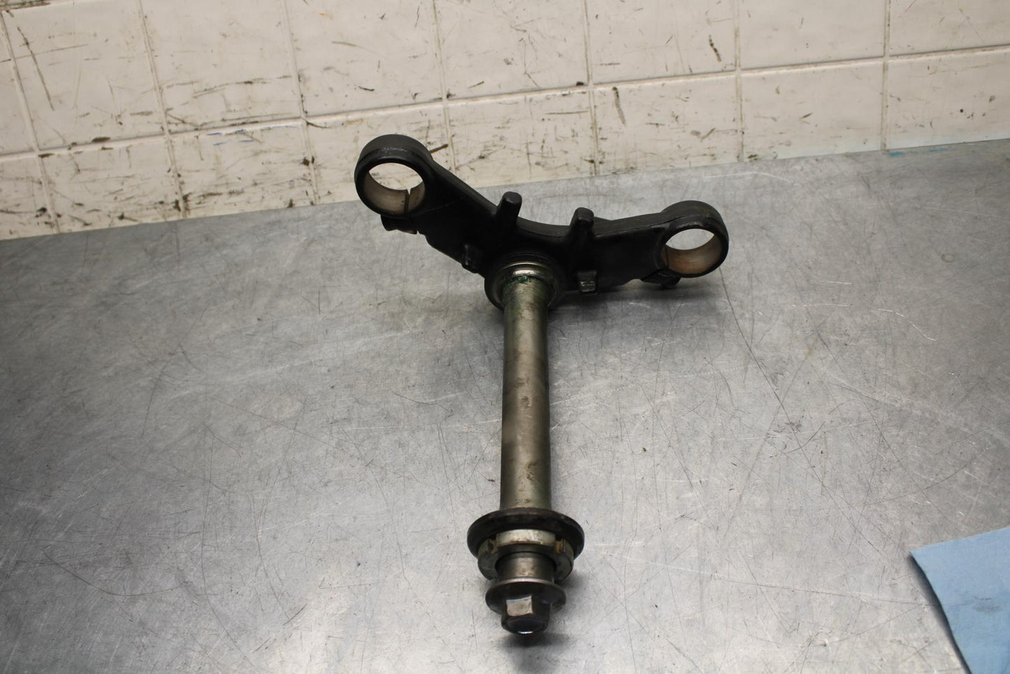 2015 Kawasaki Ninja 300 EX300 FRONT FORKS CLAMP LOWER TRIPLE TREE STEM BB61