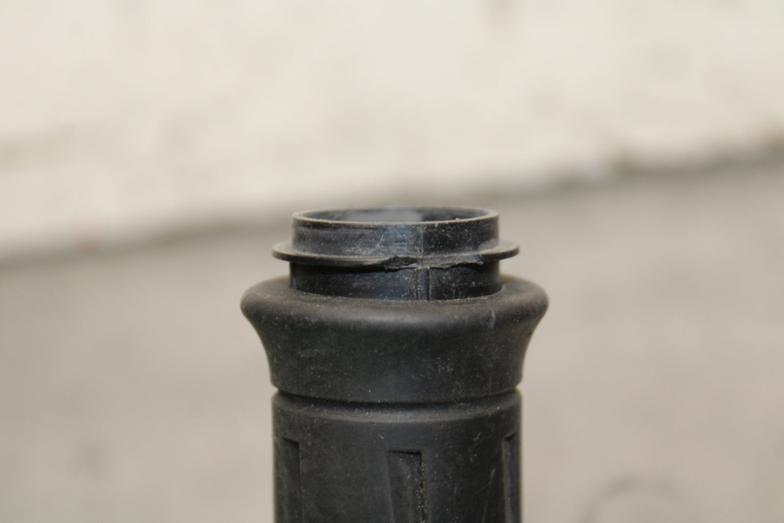 12-13 KAWASAKI Z1000 THROTTLE CABLE LINE HOUSING GUIDE BB743