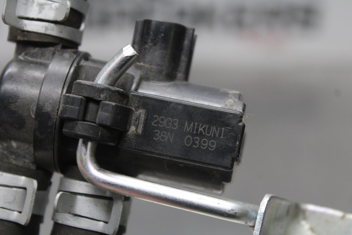 15-26 SUZUKI GSXR600 AIR VALVE SOLENOID TOP ENGINE SWITCH SENSOR BB888