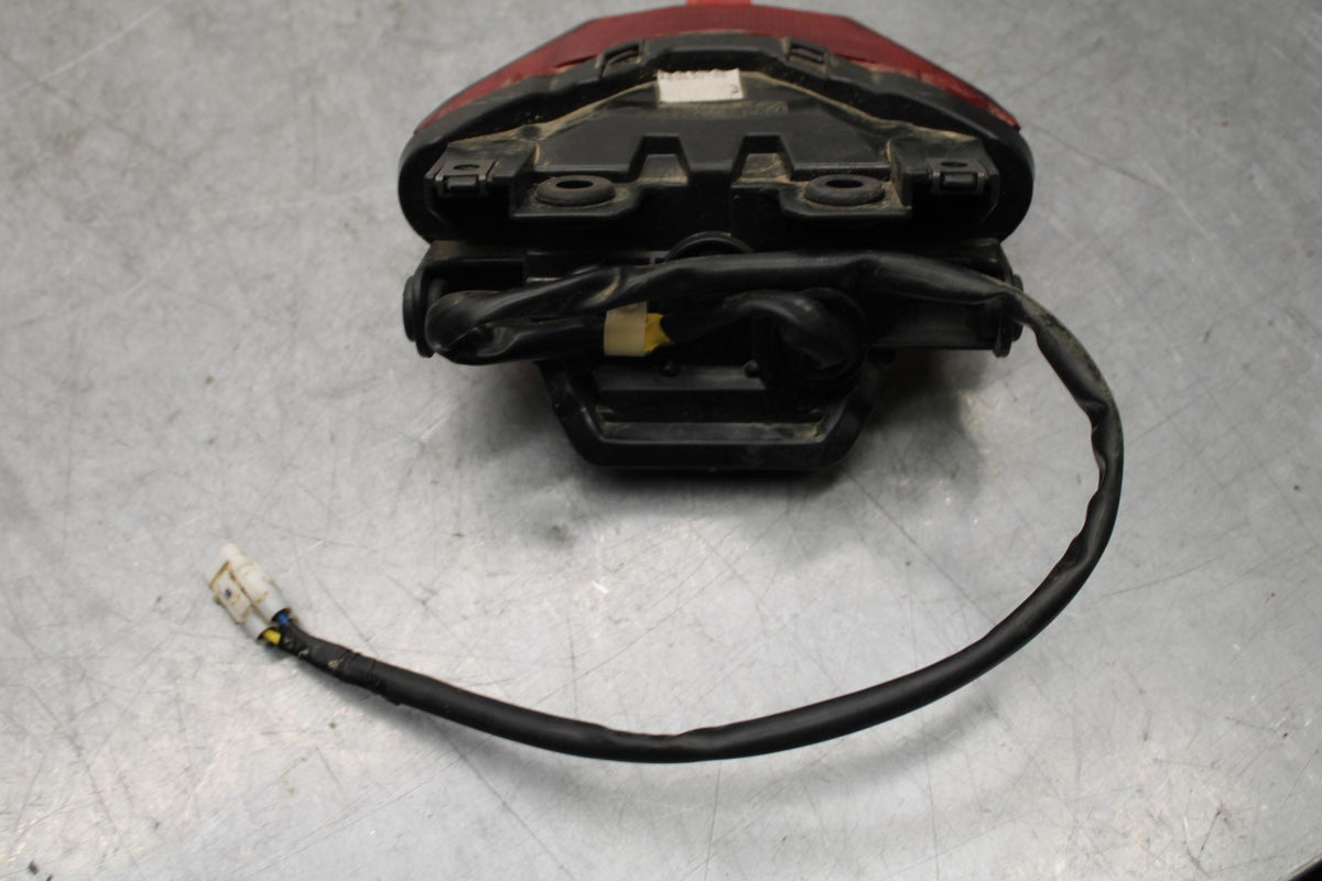 19 YAMAHA YZF R3 REAR TAIL TAILLIGHT BACK BRAKE LIGHT BB56