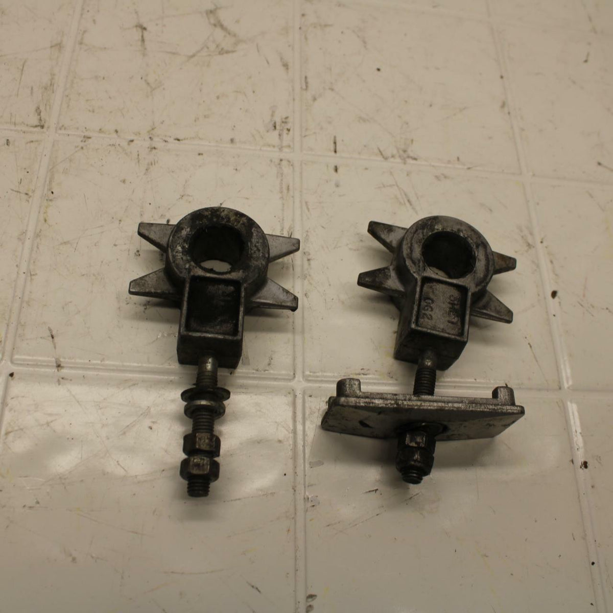 92-93 YAMAHA FJ1200A ABS SWINGARM CHAIN TENSIONER ADJUSTMENT BRACKETS BB07 