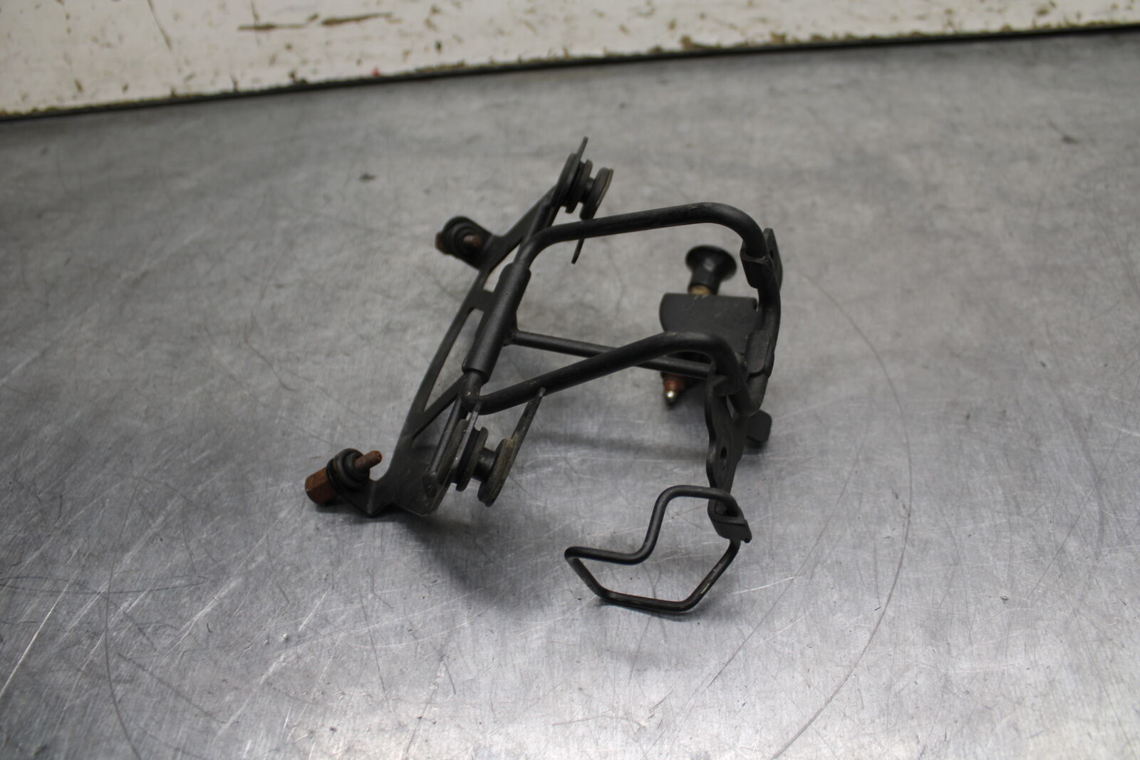 12-13 KAWASAKI Z1000 UPPER FAIRING GAUGES STAY BRACKET BB743