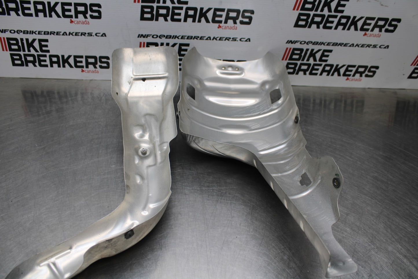 13-24 HONDA CBR600RR MUFFLER EXHAUST PIPE COVER HEAT SHIELD GUARD BB772