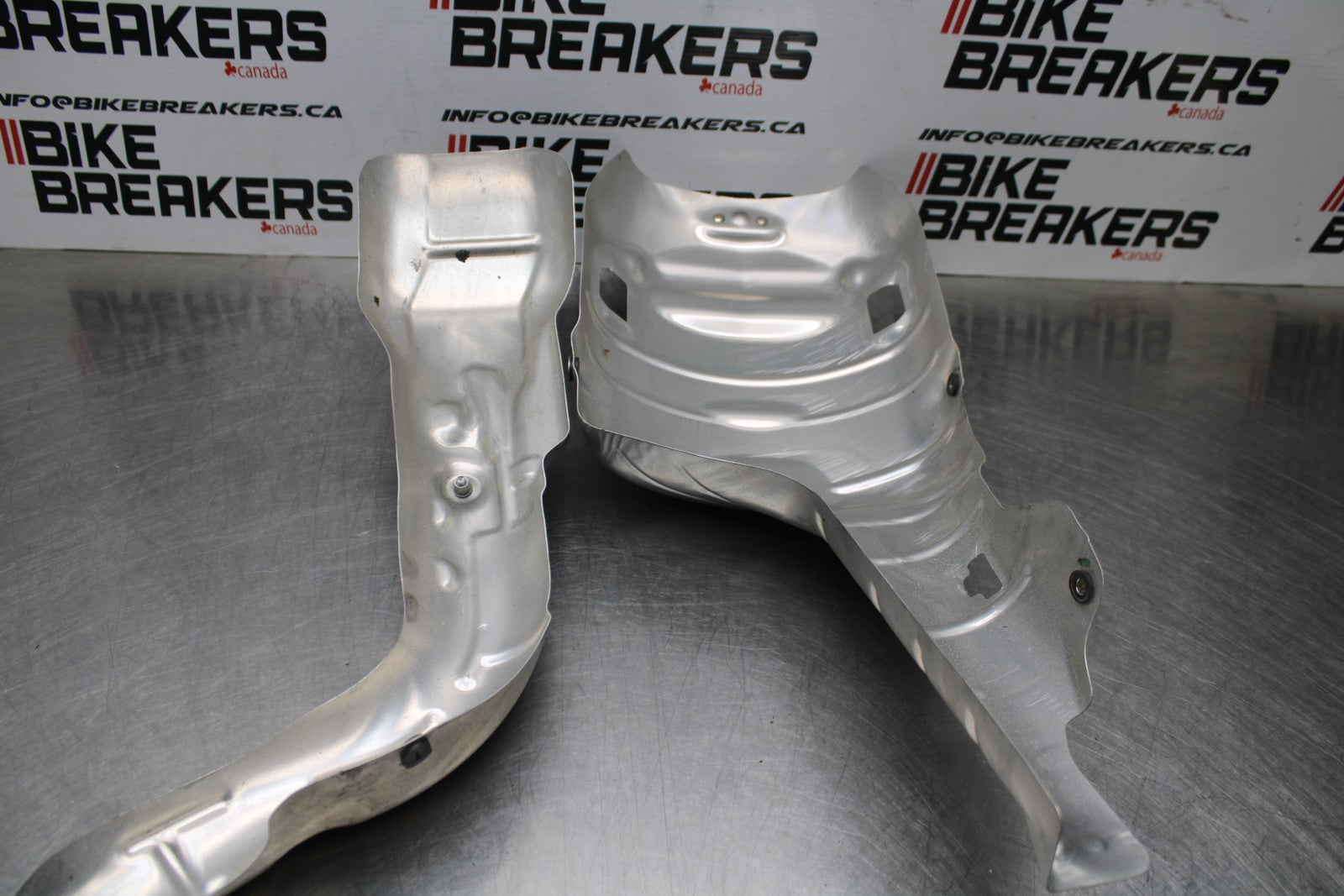 13-24 HONDA CBR600RR MUFFLER EXHAUST PIPE COVER HEAT SHIELD GUARD BB772