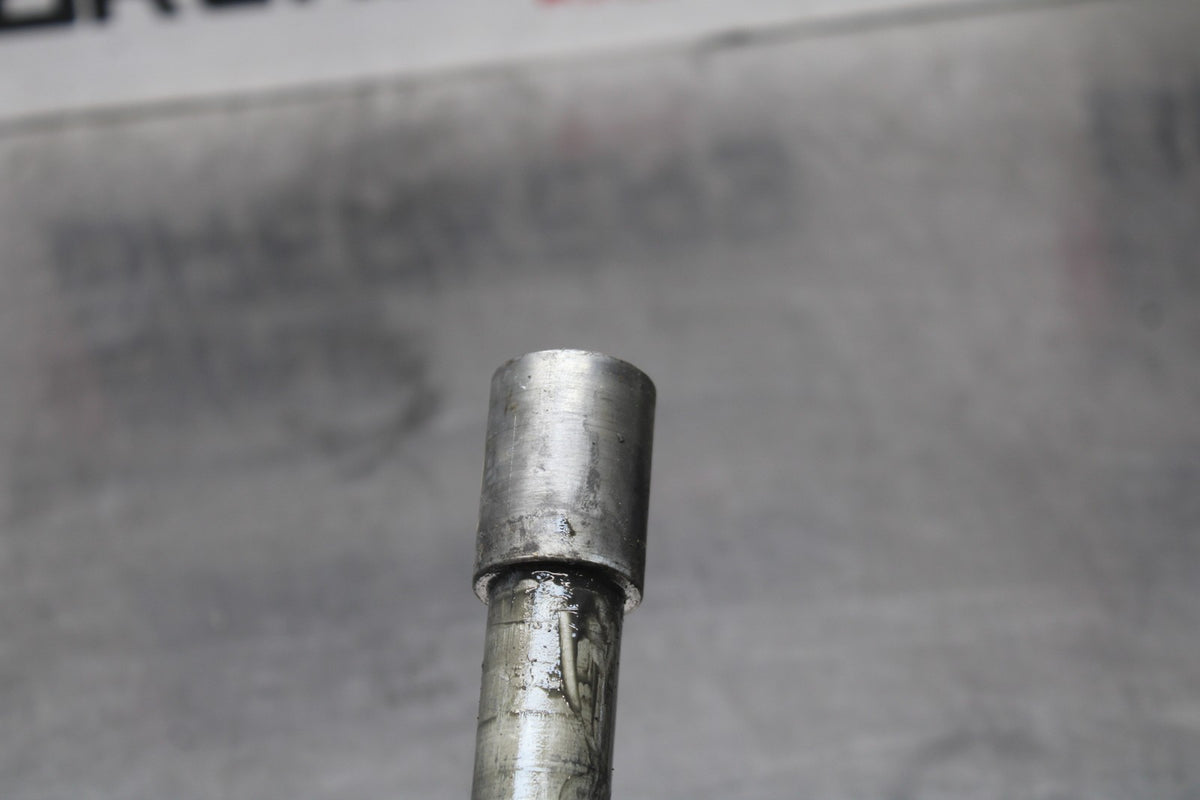 18 YAMAHA SUPER TENERE REAR AXLE BACK WHEEL RIM PIVOT BOLT AXEL BB832