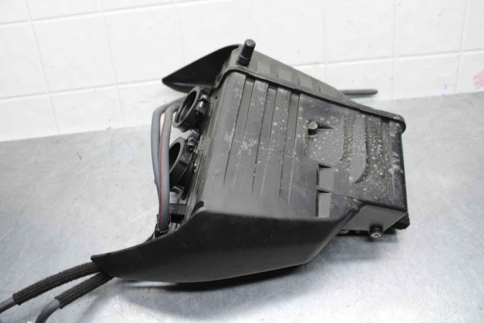 22-23 YAMAHA YZF R7 AIRBOX AIR INTAKE FILTER BOX BB583