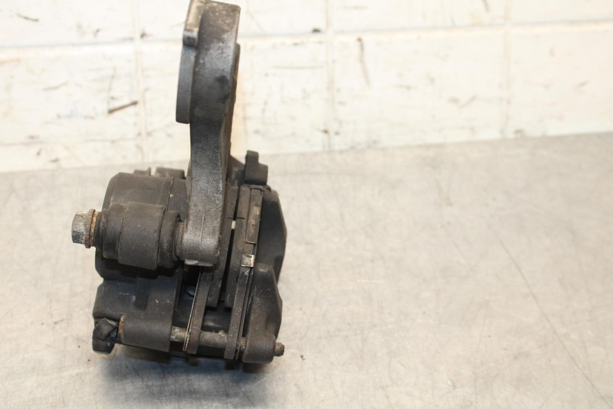 2005 Yamaha YZF R6 REAR BRAKE CALIPER W MOUNT BRACKET 5SL-2580W-00-00 BB62