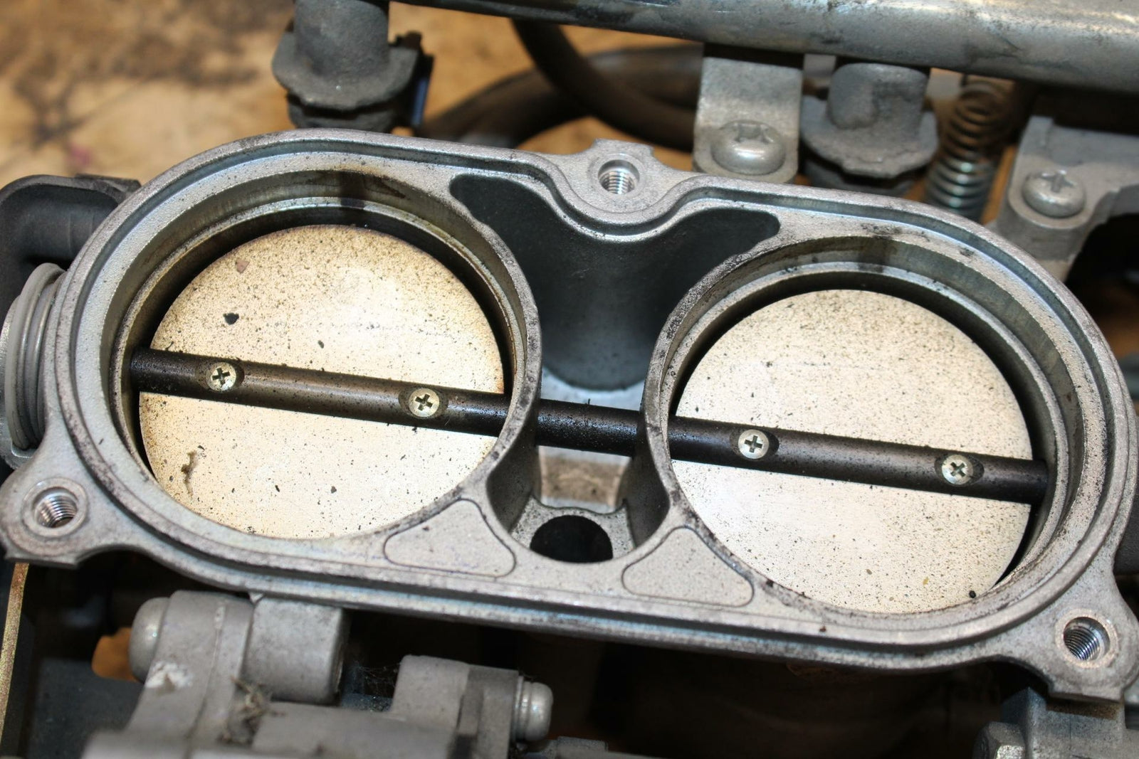 06-15 YAMAHA FZ1 MAIN FUEL INJECTORS / THROTTLE BODIES BB326