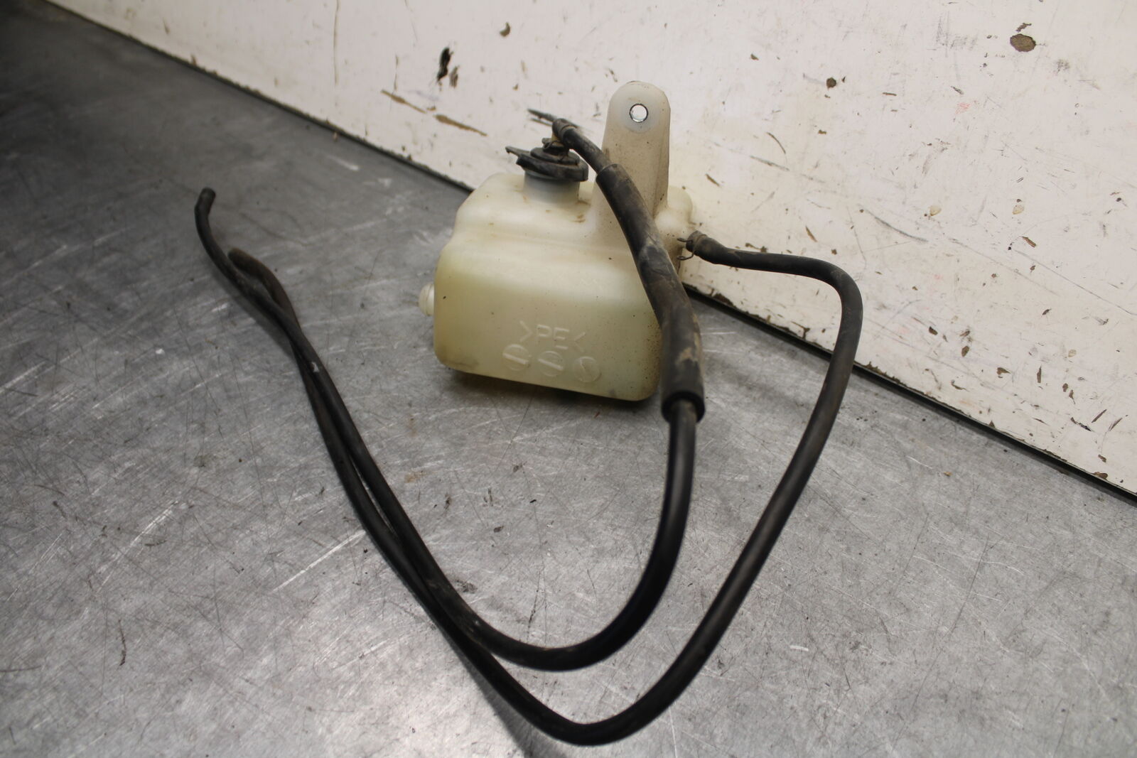 04-06 YAMAHA YZF R1 COOLANT WATER TANK RESERVOIR BOTTLE 5VY-21871-00-00 BB659