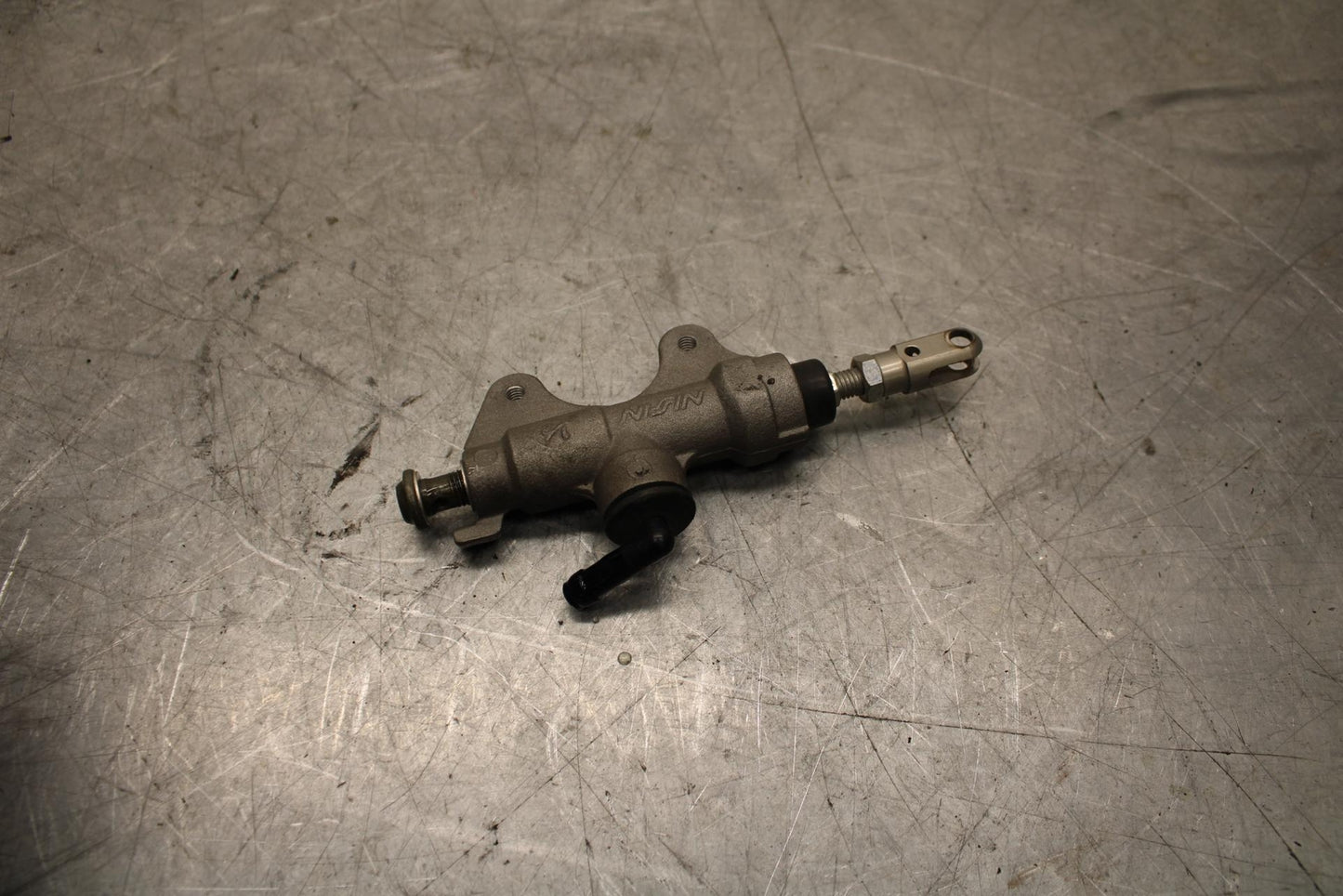 2007 Yamaha YZF R6 REAR BACK BRAKE MASTER CYLINDER 2C0-2583V-01-00 BB525