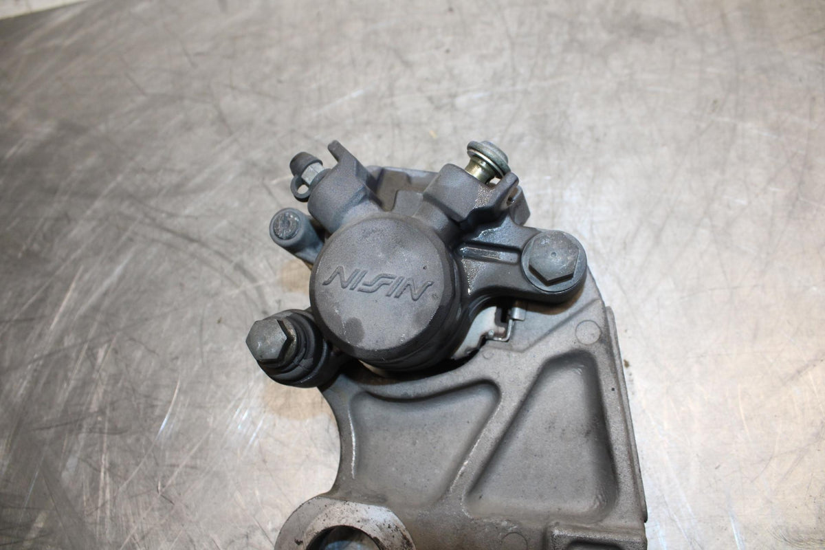 07 YAMAHA YZF R6 REAR BACK BRAKE CALIPER W MOUNT BRACKET 2C0-2580W-00-00 BB495