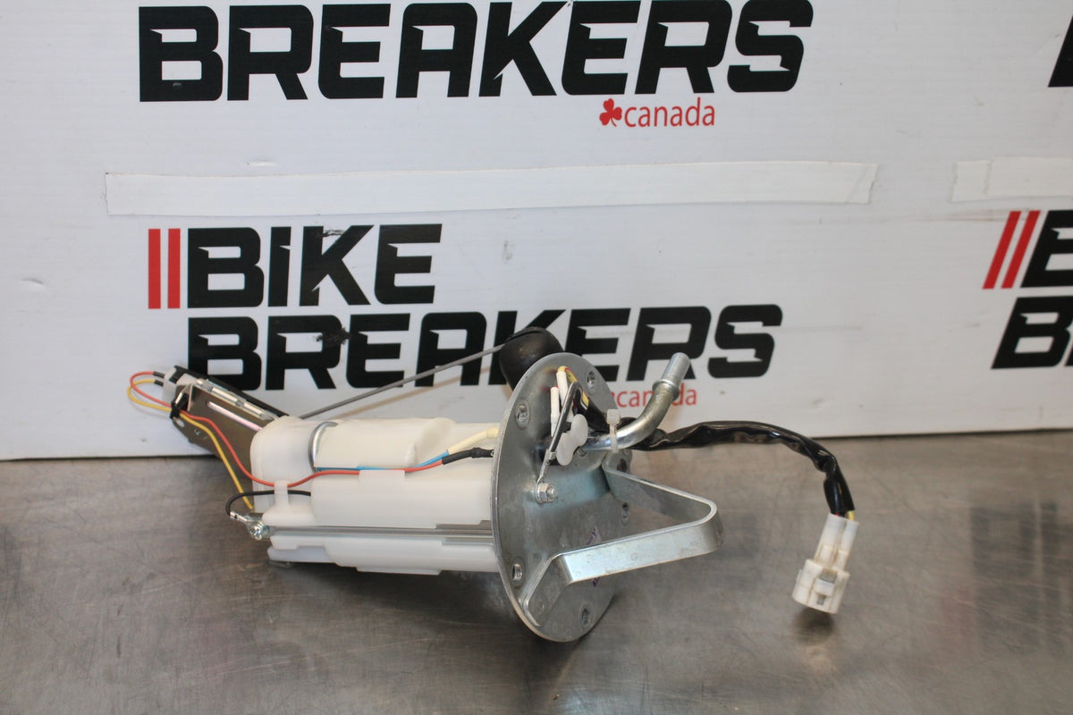 18 SUZUKI GSXR750 FUEL PUMP GAS PETROL SENDER UNIT BB891