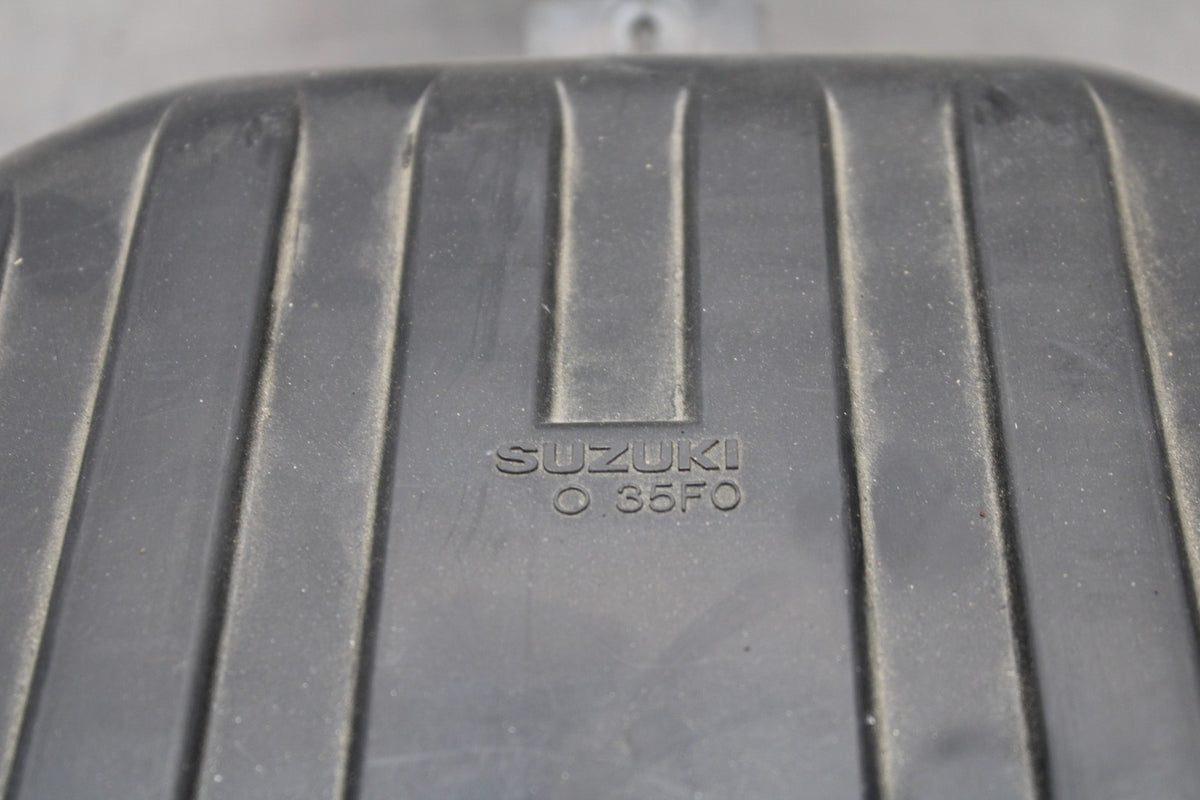 00 SUZUKI GSXR750 AIRBOX AIR INTAKE FILTER BOX BB820