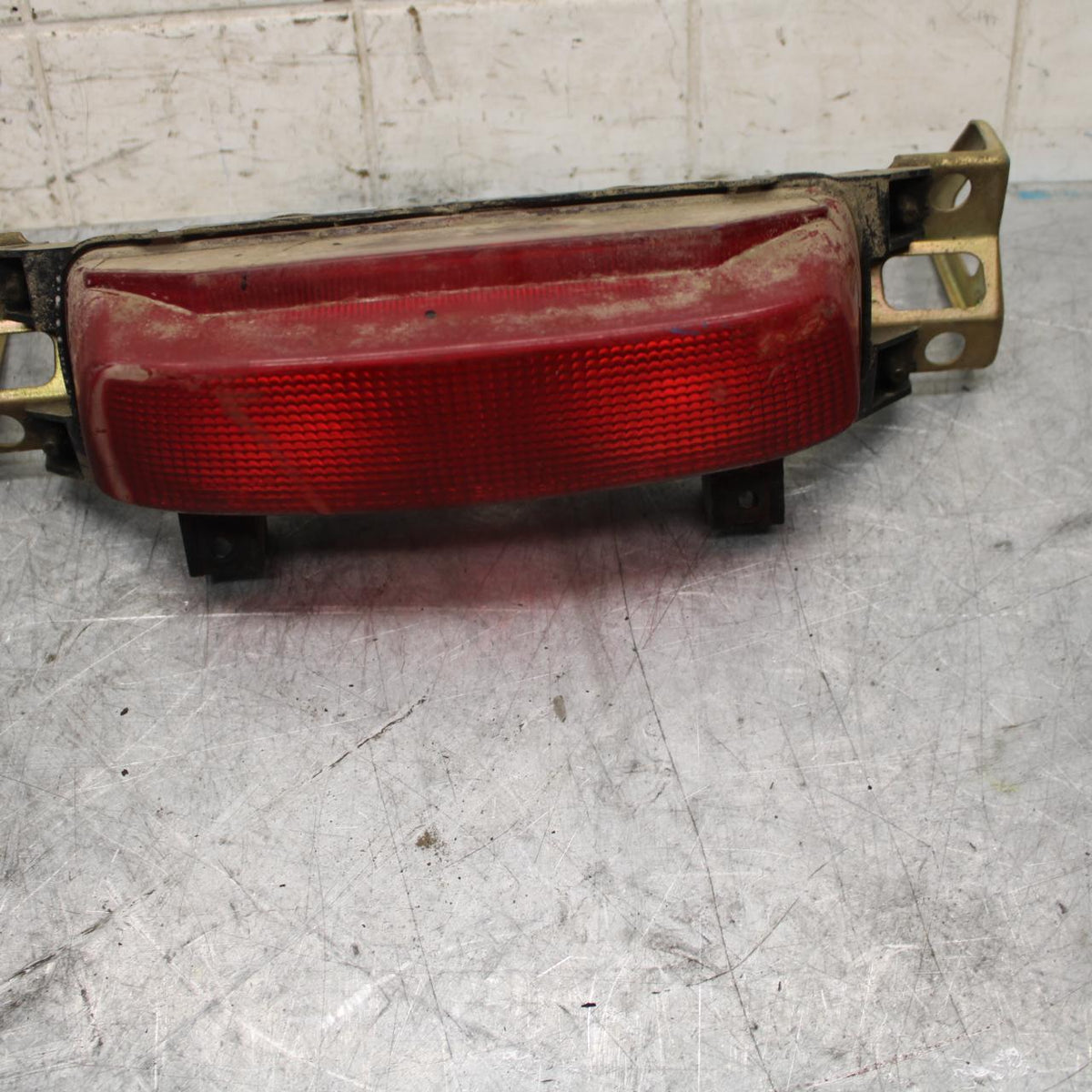 1993 Suzuki GSXR1100W REAR TAIL TAILLIGHT BACK BRAKE LIGHT BB46