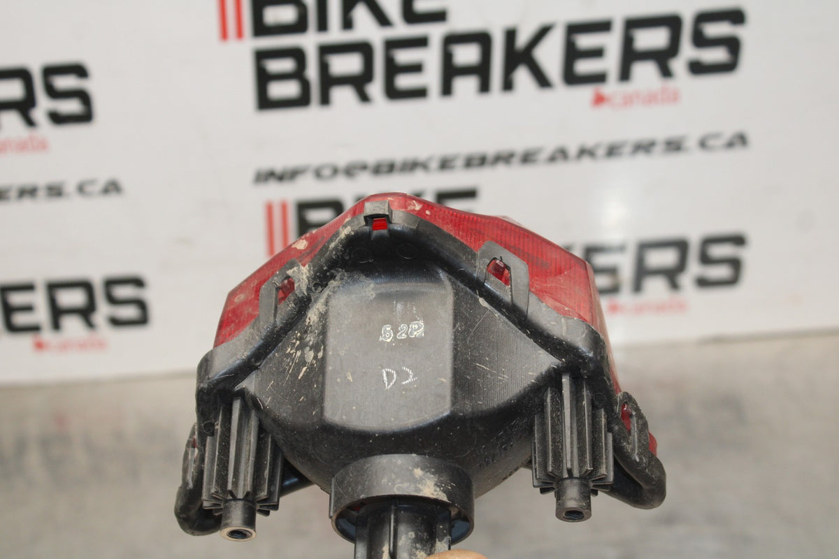 04-09 YAMAHA FZ6 REAR TAIL TAILLIGHT BACK BRAKE LIGHT BB800