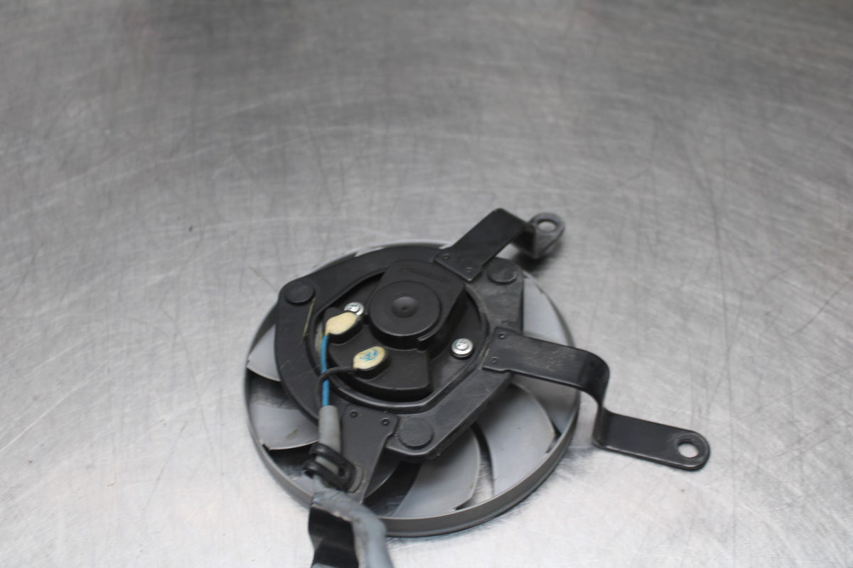 13 YAMAHA YZF R1 ENGINE RADIATOR COOLING FAN SET BB781
