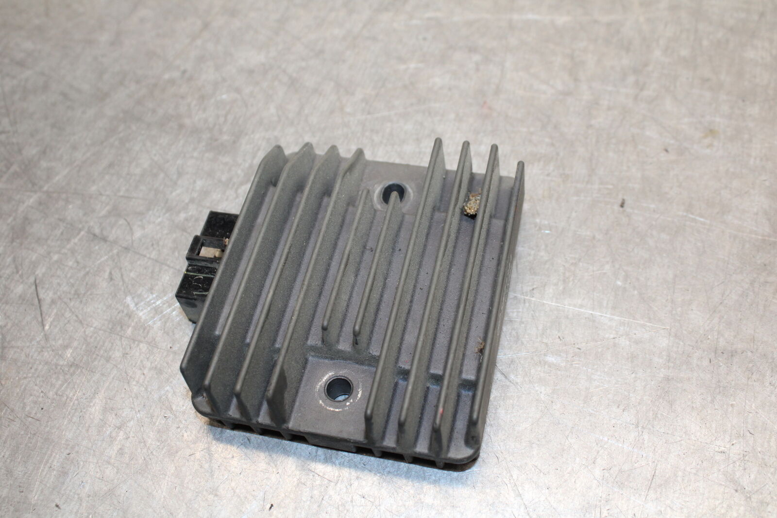 09-15 YAMAHA FZ6R RECTIFIER VOLTAGE REGULATOR 5SL-81960-00-00 BB719