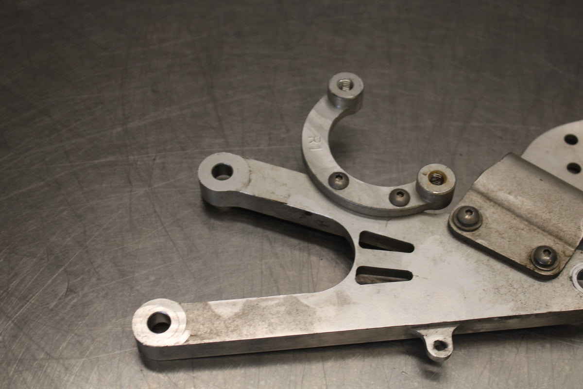 03 YAMAHA YZF R1 VORTEX LEFT RIGHT REARSET REAR SET DRIVER BRACKETS MOUNTS BB895