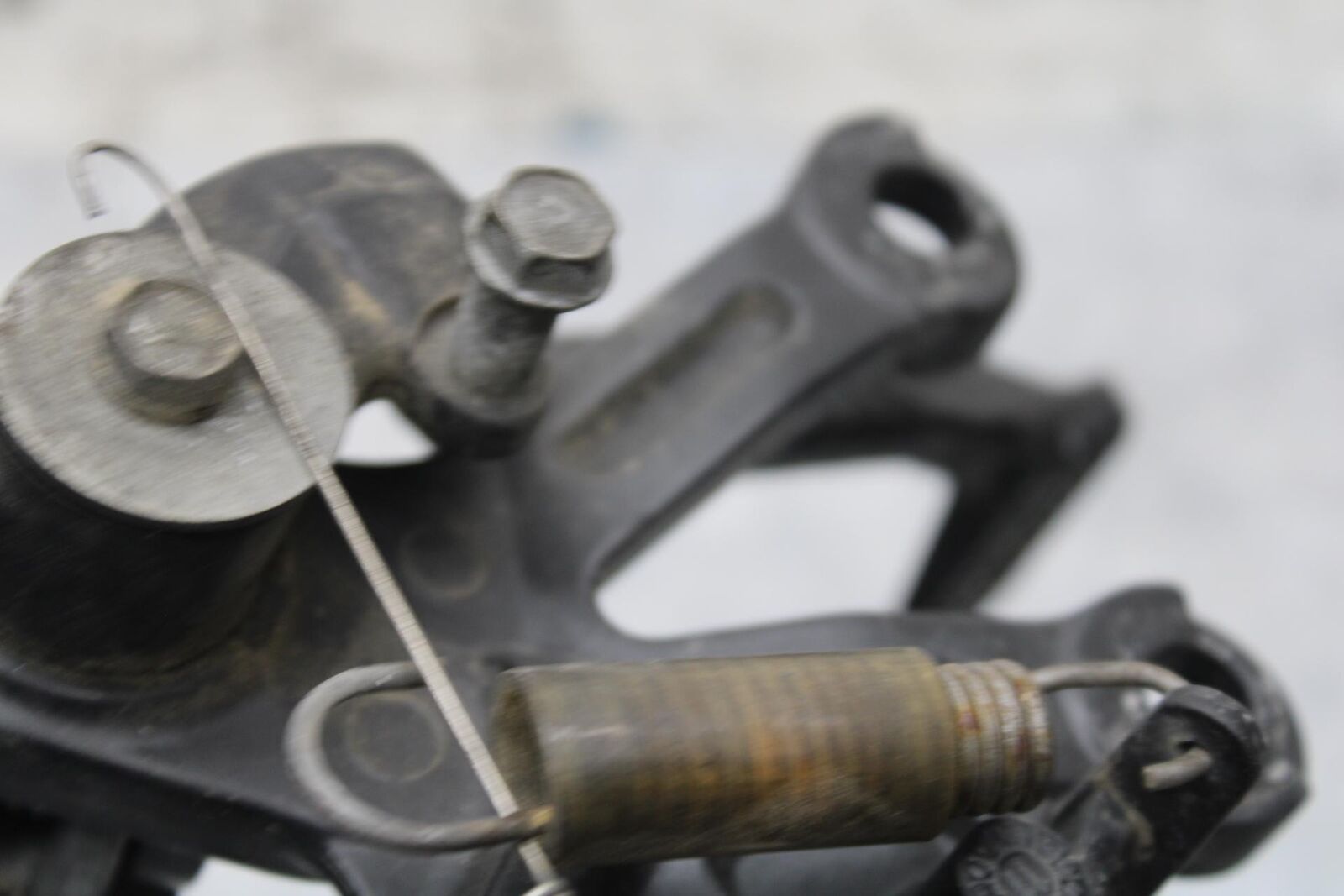 2000 Kawasaki Ninja ZX12R ZX1200A RIGHT REARSETDRIVER FOOT PEG REST  BB565