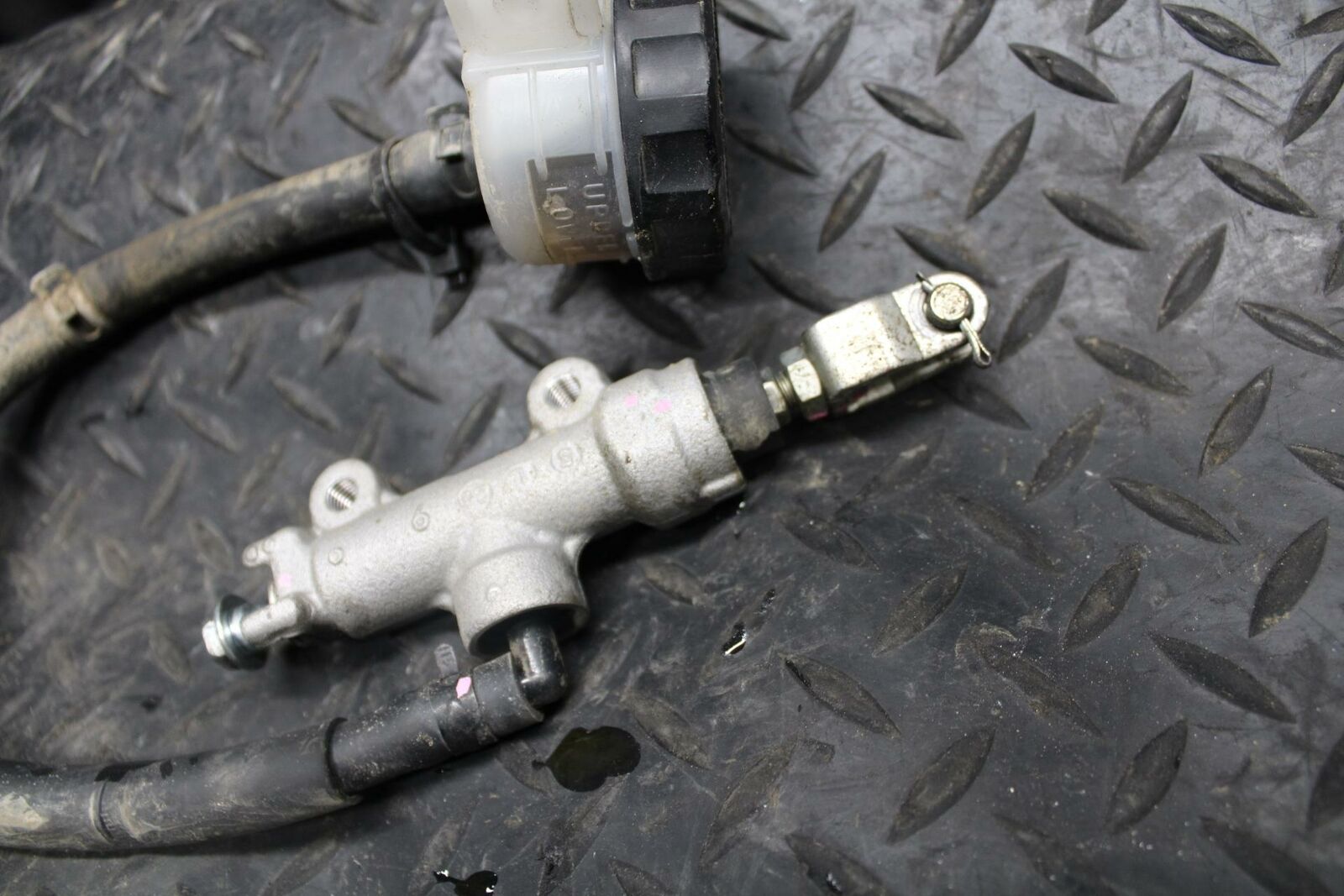 12-17 KAWASAKI NINJA 650 REAR BRAKE MASTER CYLINDER W RESERVOIR 43015-0559 BB211