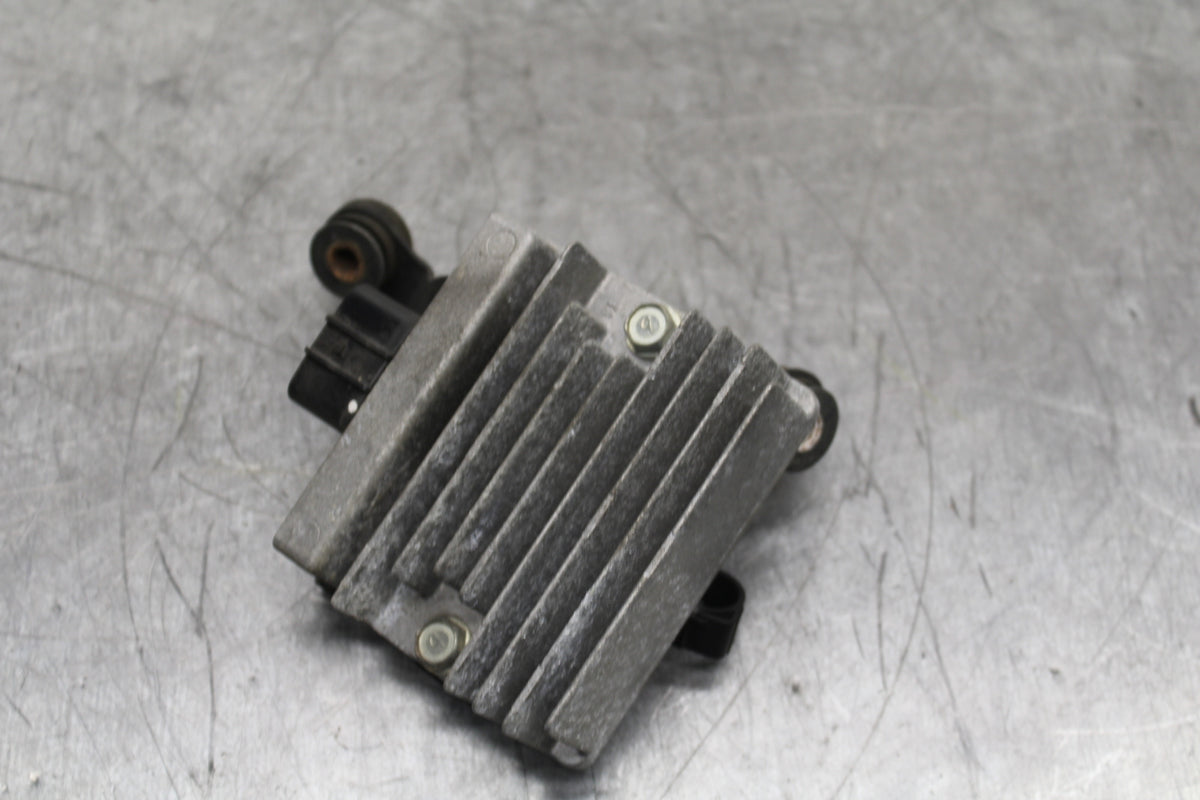 19-22 KAWASAKI Z400 RECTIFIER VOLTAGE REGULATOR BB738