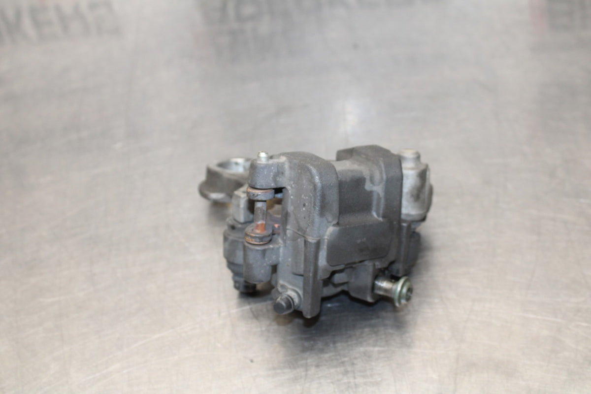 07-08 YAMAHA YZF R1 REAR BACK BRAKE CALIPER W MOUNT BRACKET BB771
