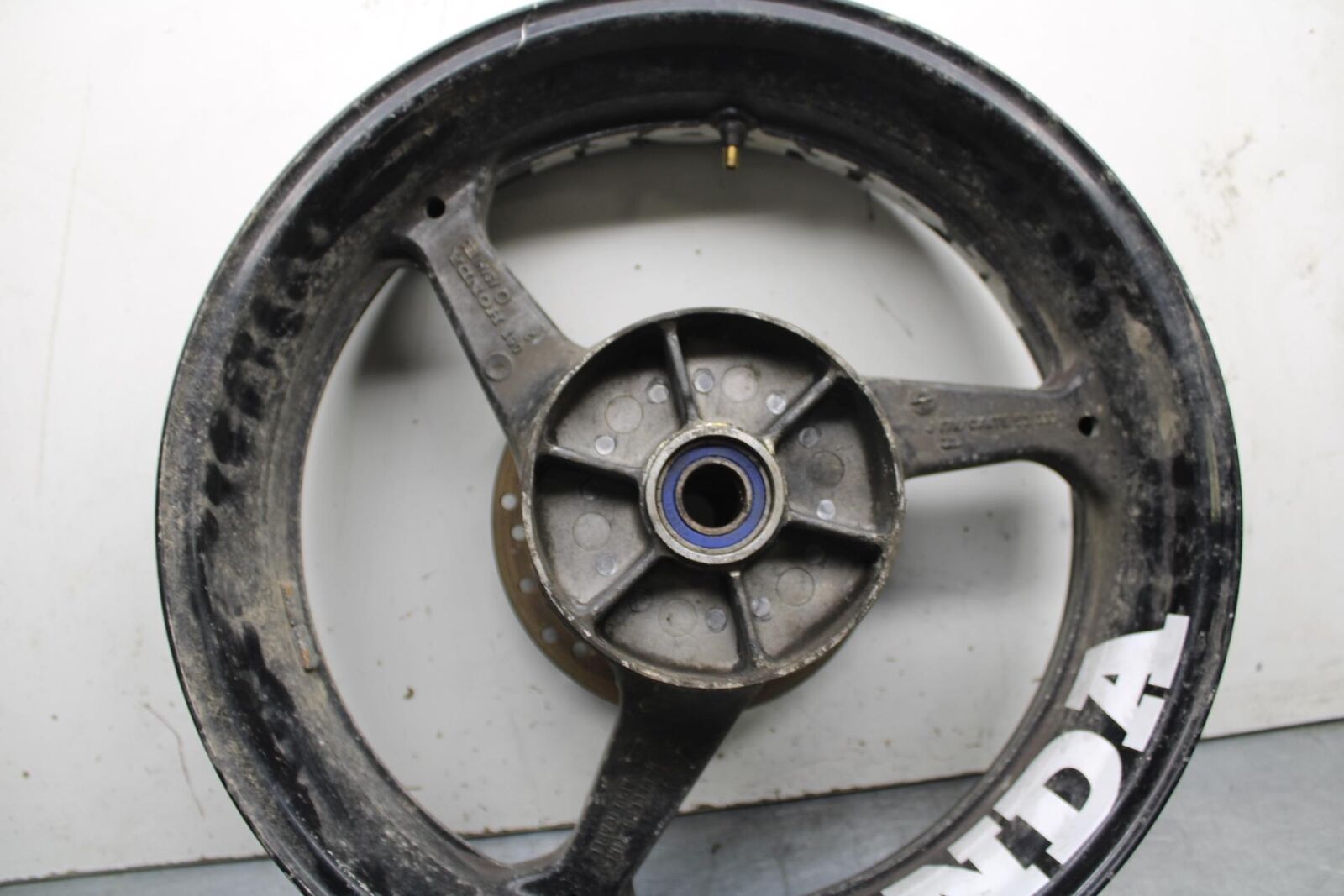 03-04 HONDA CBR600RR REAR WHEEL AND ROTOR BACK BRAKE DISC BB637