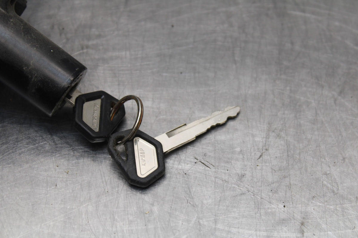 98 KAWASAKI NINJA ZX6 IGNITION LOCK KEY SET W/ GAS CAP AND SEAT LOCK BB870