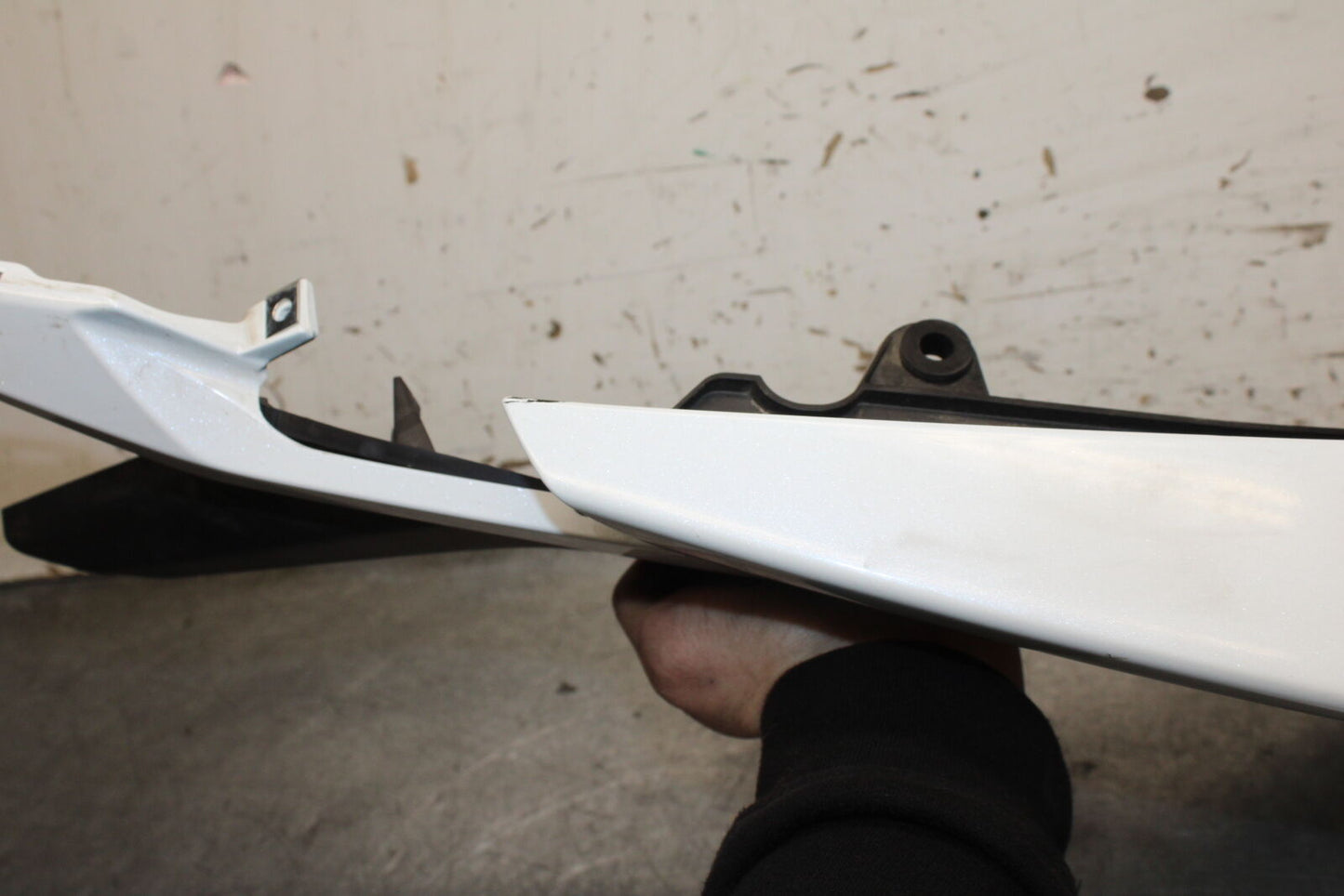 15-16 HONDA CB300F RIGHT REAR BACK TAIL FAIRING COWL SHROUD BB740