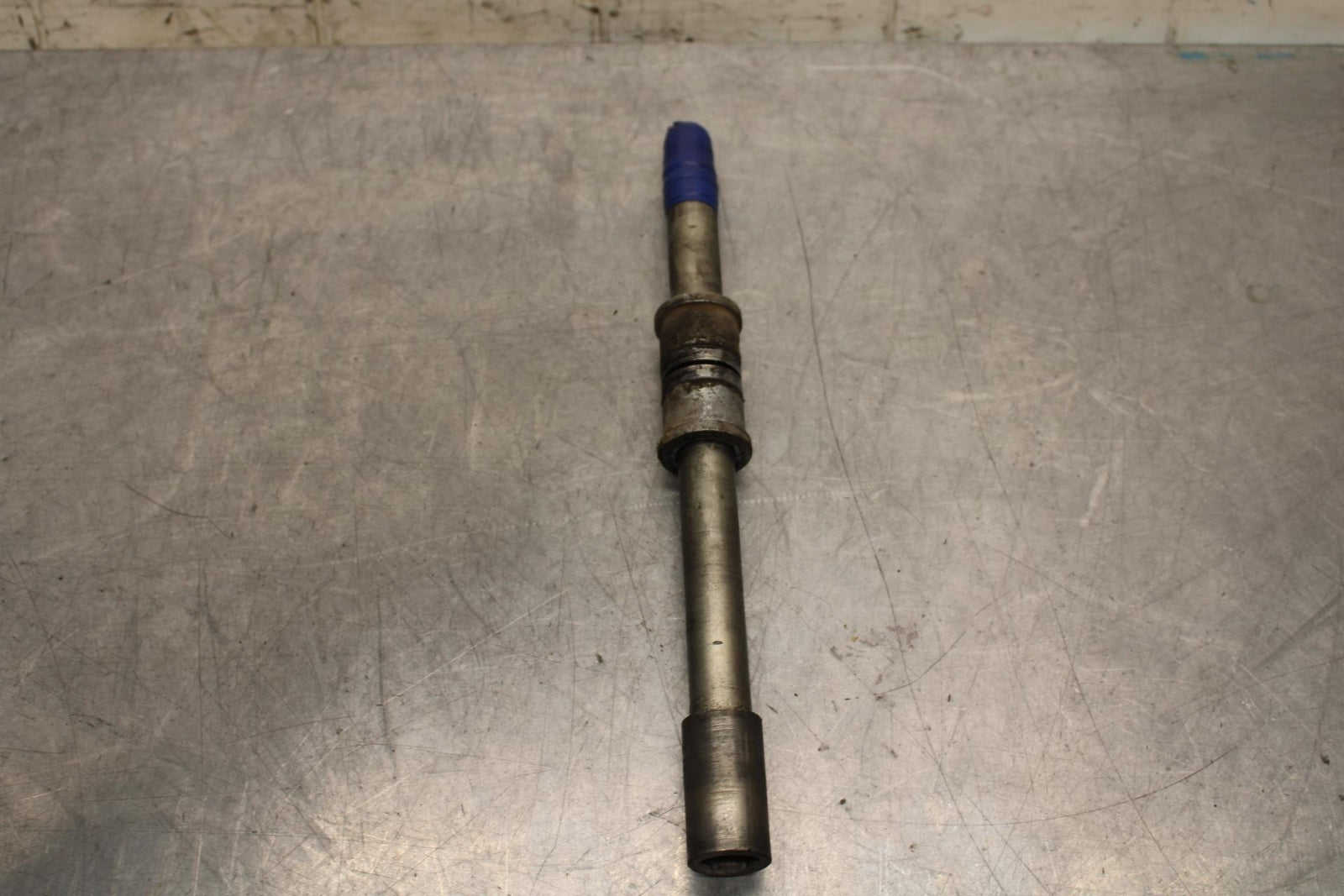 2012 Yamaha FZ8 FRONT WHEEL RIM AXLE PIVOT BOLT 39P-25181-00-00 BB550